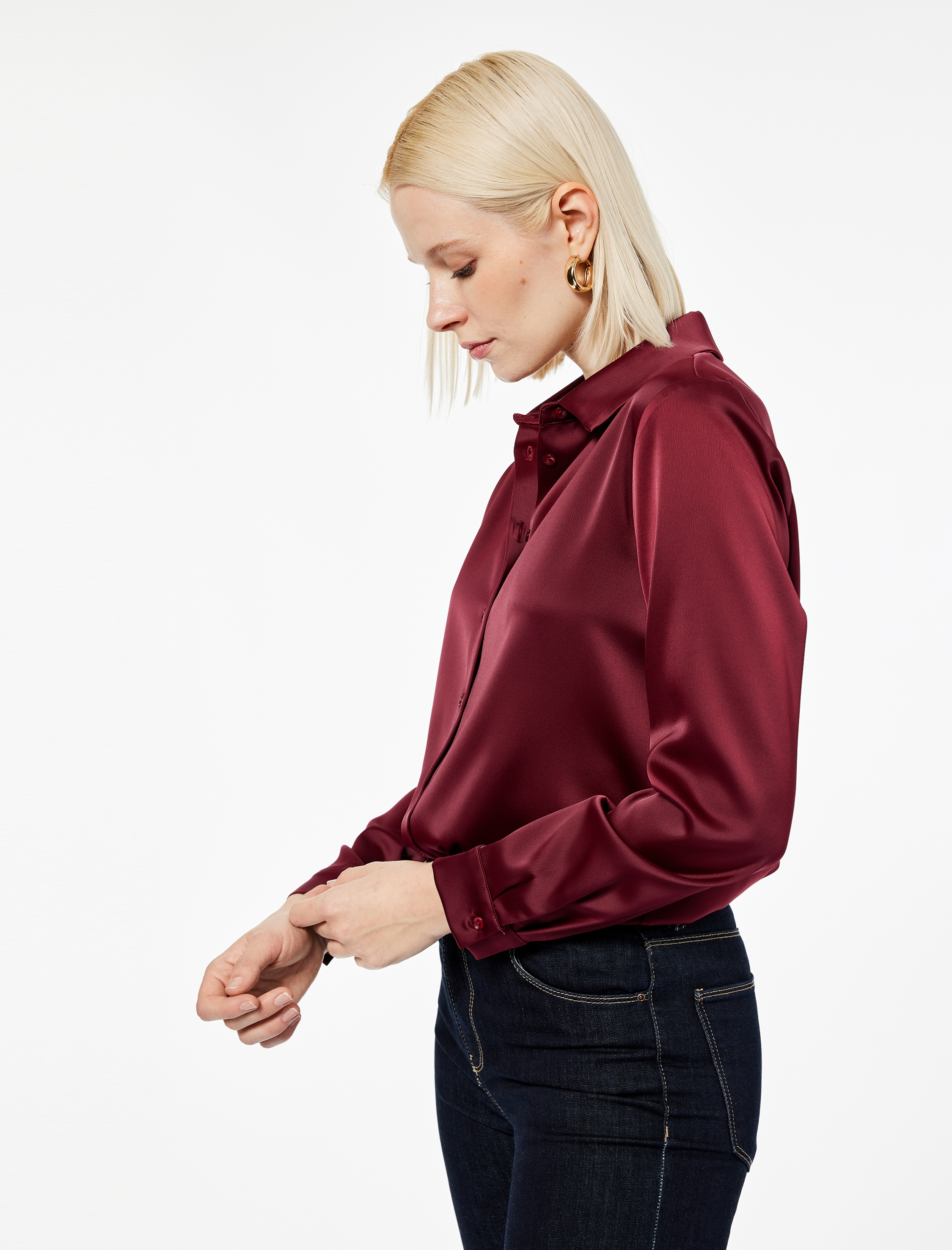   Klasik Yaka Uzun Kollu Düğmeli Saten Gömlek