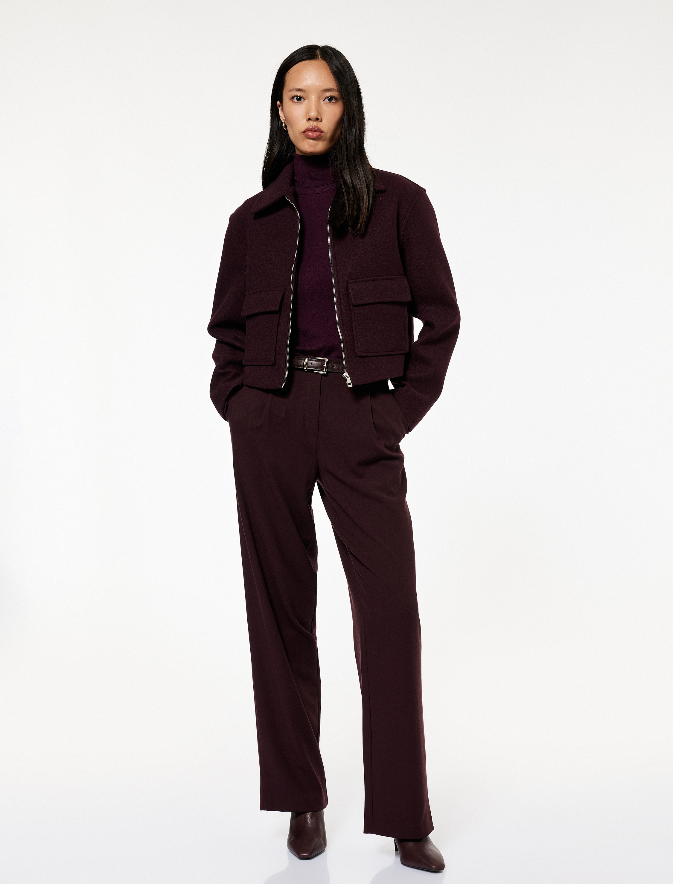   Uzun Kollu Cepli Fermuarlı Kısa Kaşe Mont