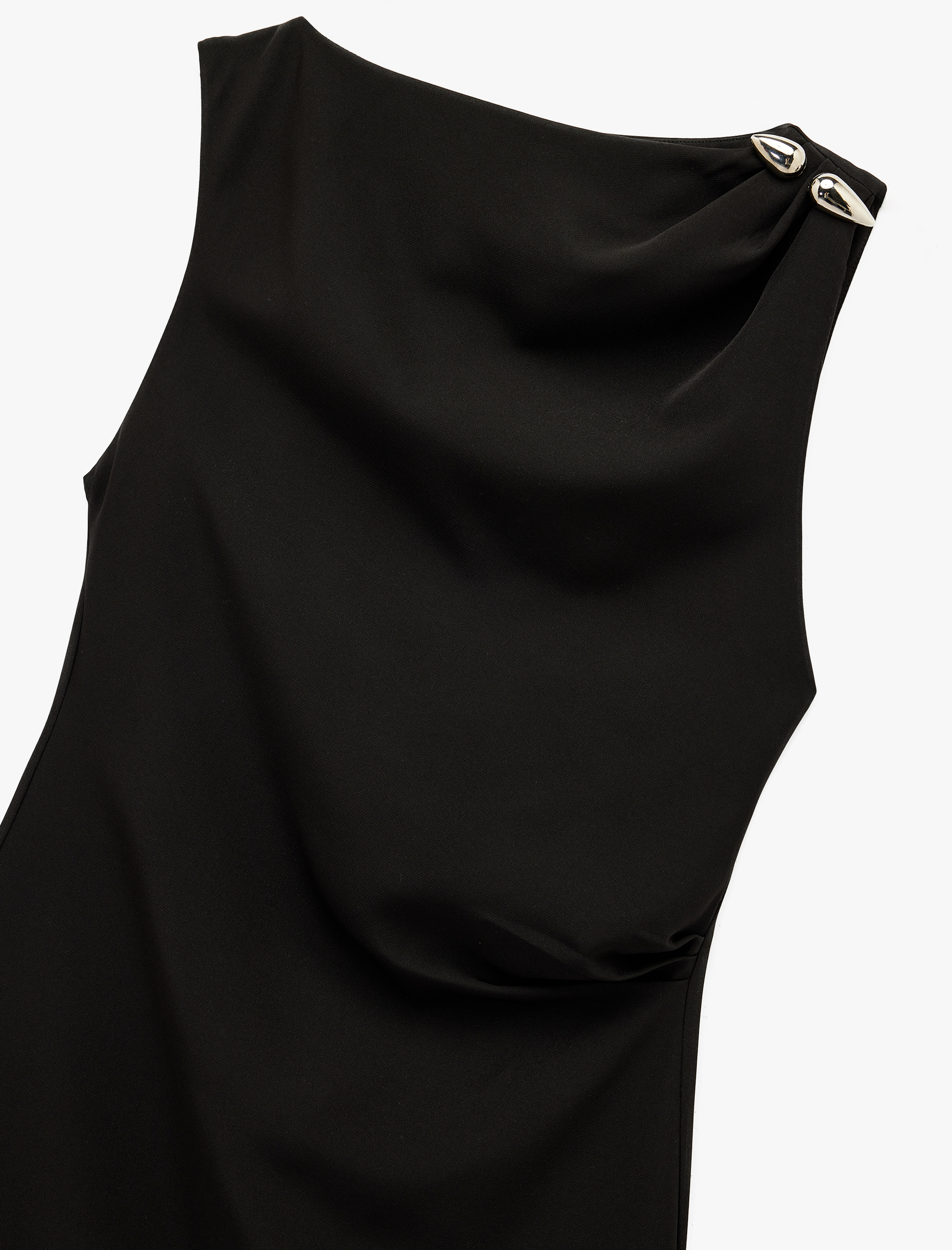   Metal Aksesuarlı A Kesim Kayık Yaka Kolsuz Mini Elbise