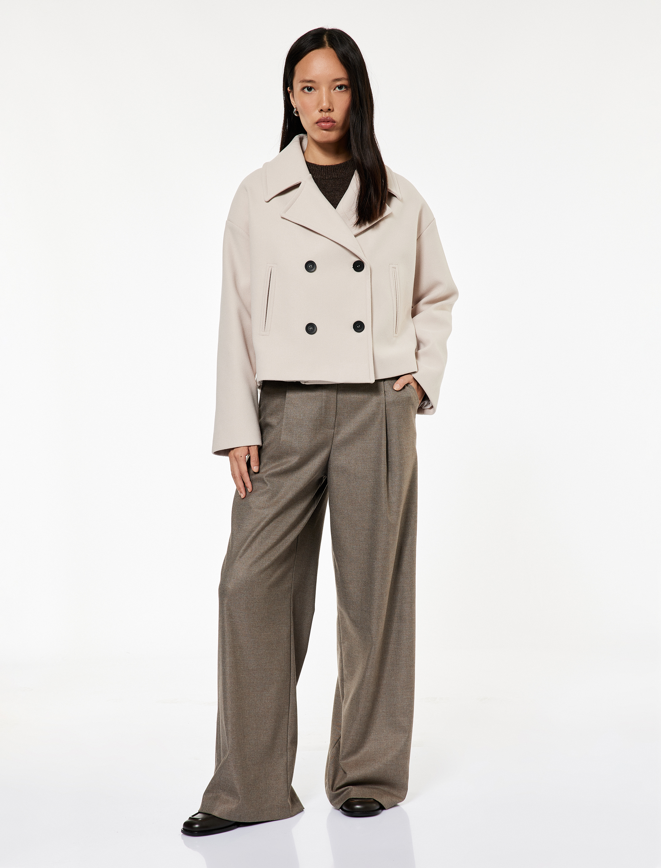 Düğmeli Cepli Uzun Kollu Kruvaze Crop Kaşe Ceket