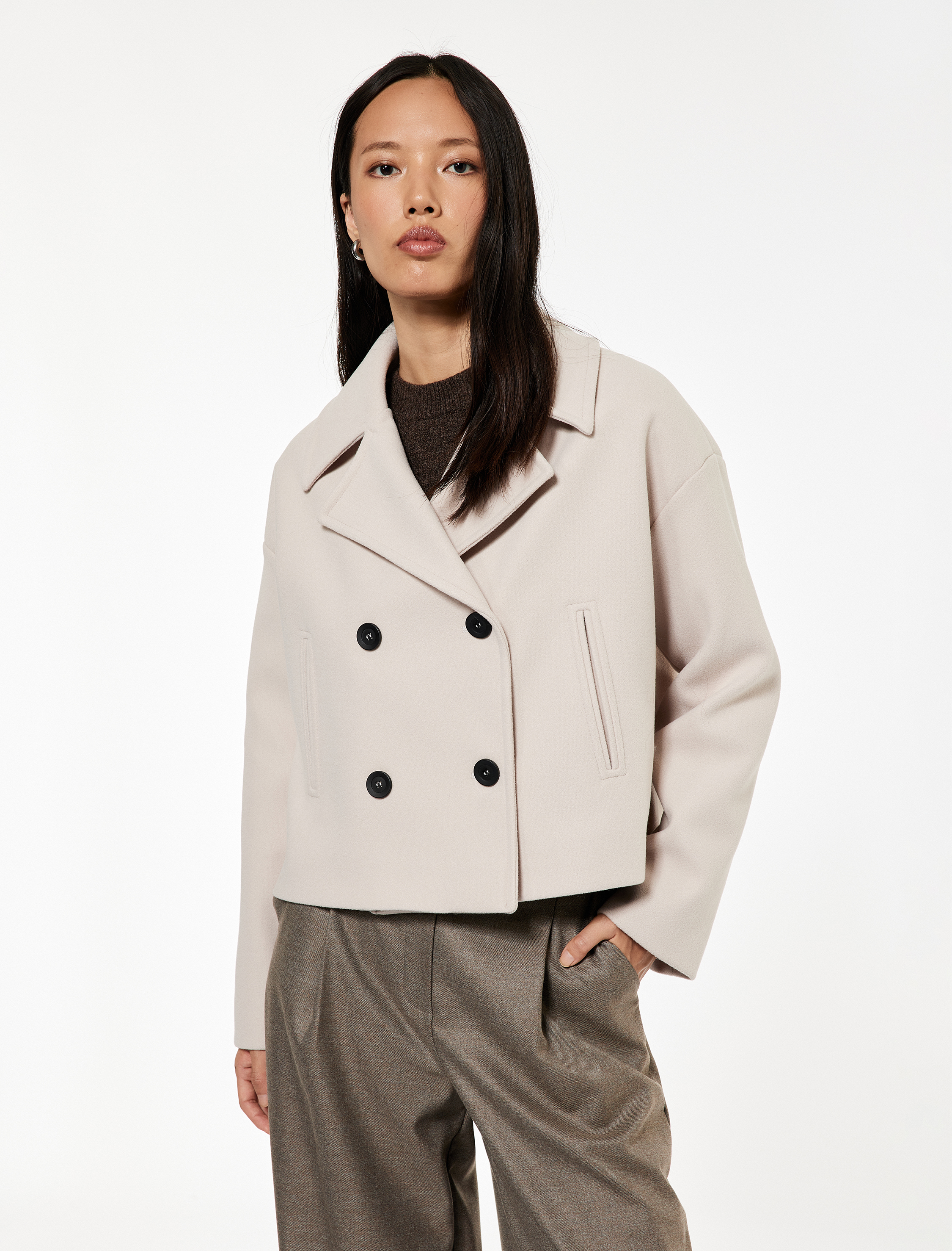 Düğmeli Cepli Uzun Kollu Kruvaze Crop Kaşe Ceket