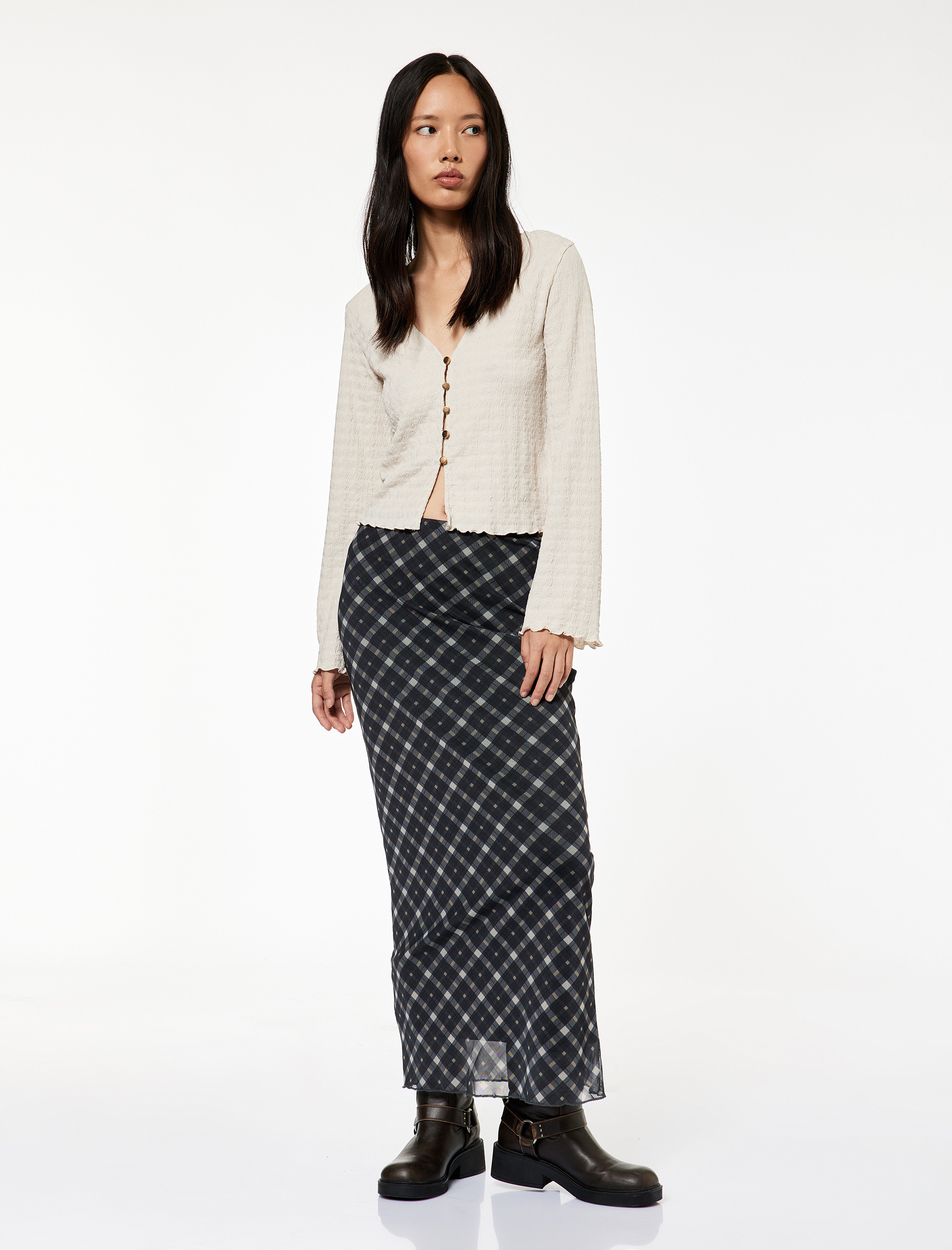 Düğmeli Uzun Kollu V Yaka Slim Fit Bluz
