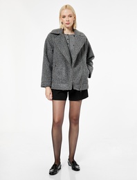 Uzun Kollu Cepli Fermuar Detaylı Kısa Buklet Kaban