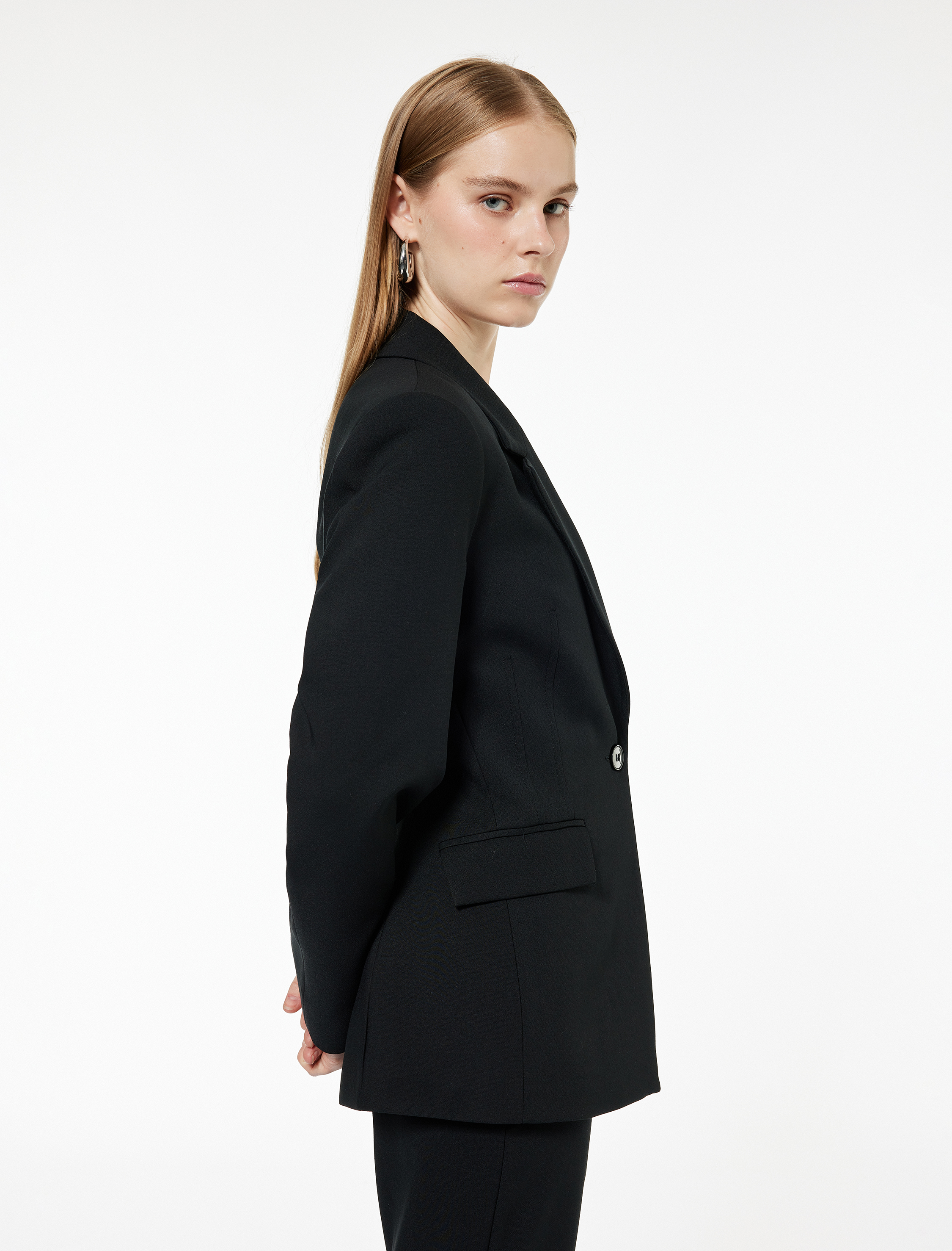   Slim Fit Uzun Kollu Cep Detaylı Düğmeli Geniş Yaka Blazer Ceket