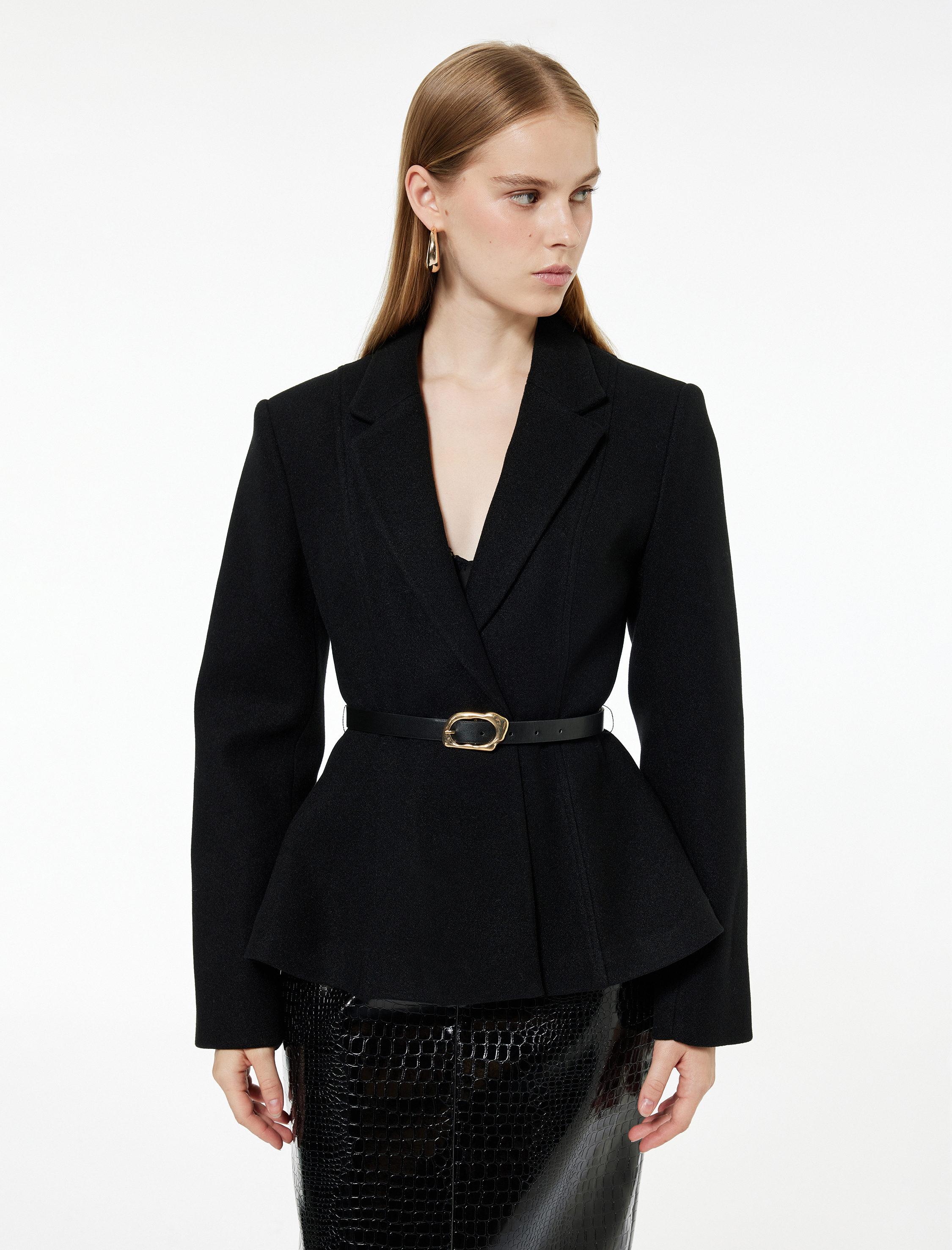   Uzun Kollu Kemer Detaylı Peplum Blazer Ceket