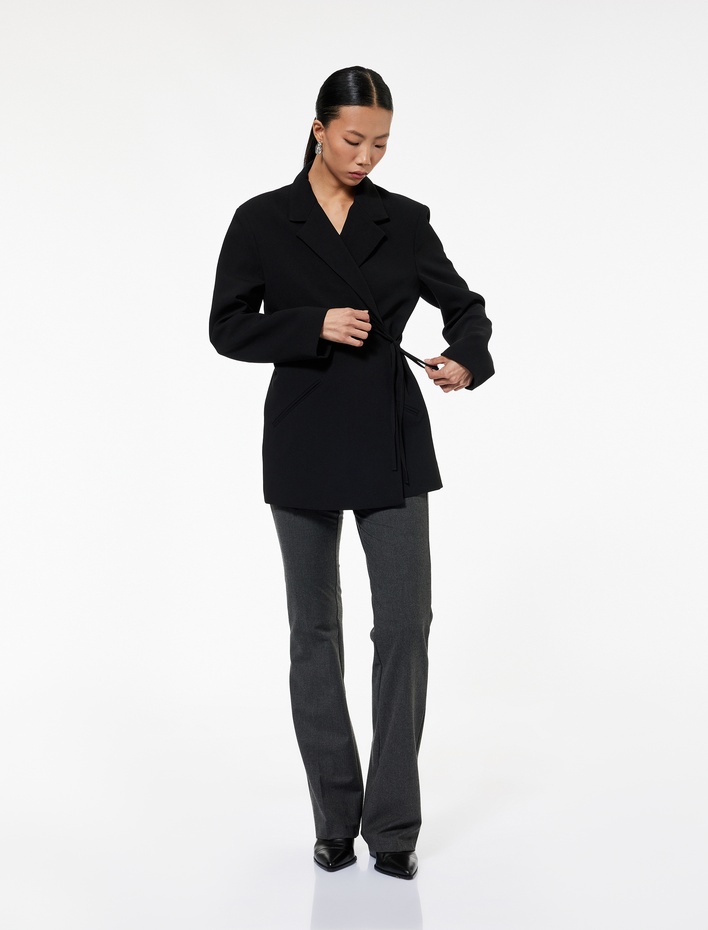  Kruvaze Yaka Uzun Kollu Bağlama Detaylı Blazer Ceket