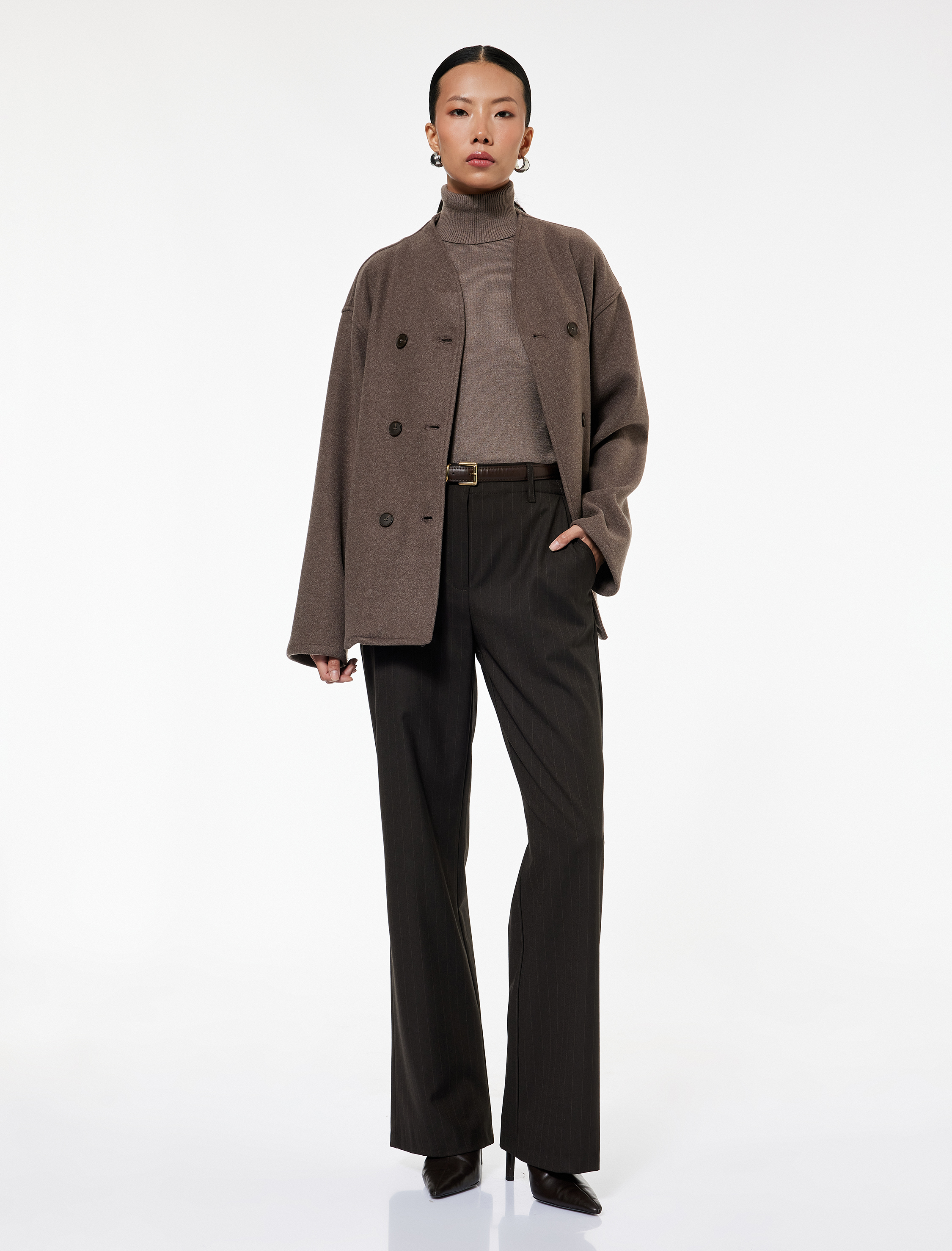   Uzun Kollu Dik Yaka Düğmeli Kruvaze Kaşe Ceket