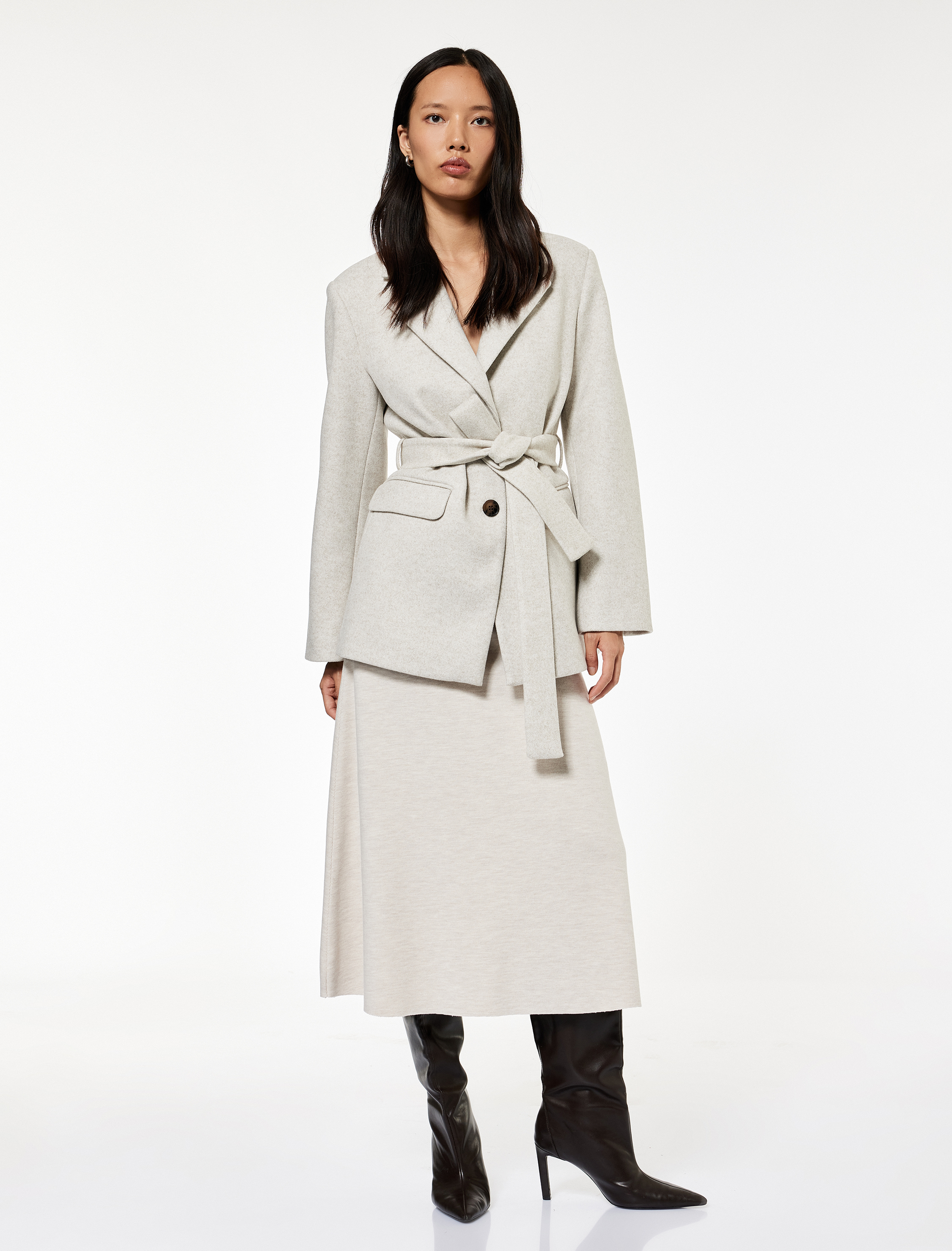   Kuşak Detaylı Uzun Kollu Cepli Kaşe Kaban