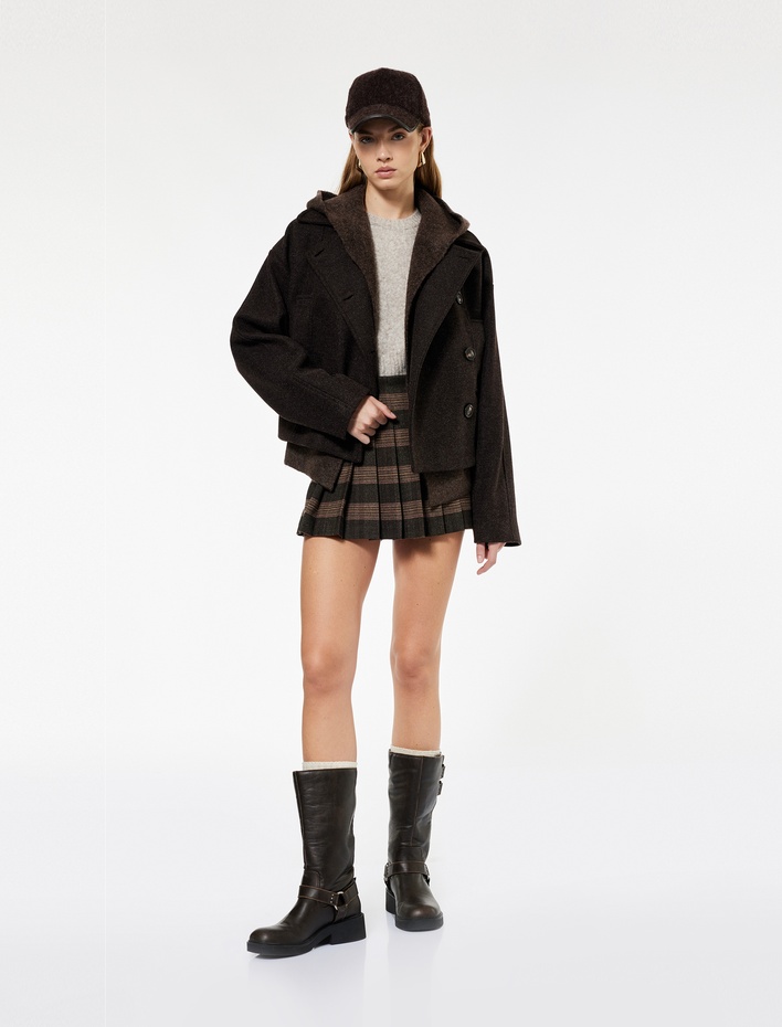  Koton X Sima Tarkan - Uzun Kollu Kruvaze Kemerli Kısa Kaşe Kaban