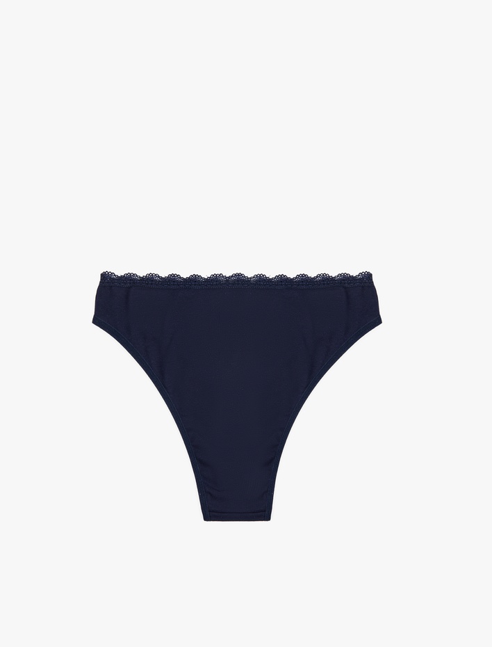  Rahat Kalıp Pamuklu Baskılı Dantel Detaylı String Külot