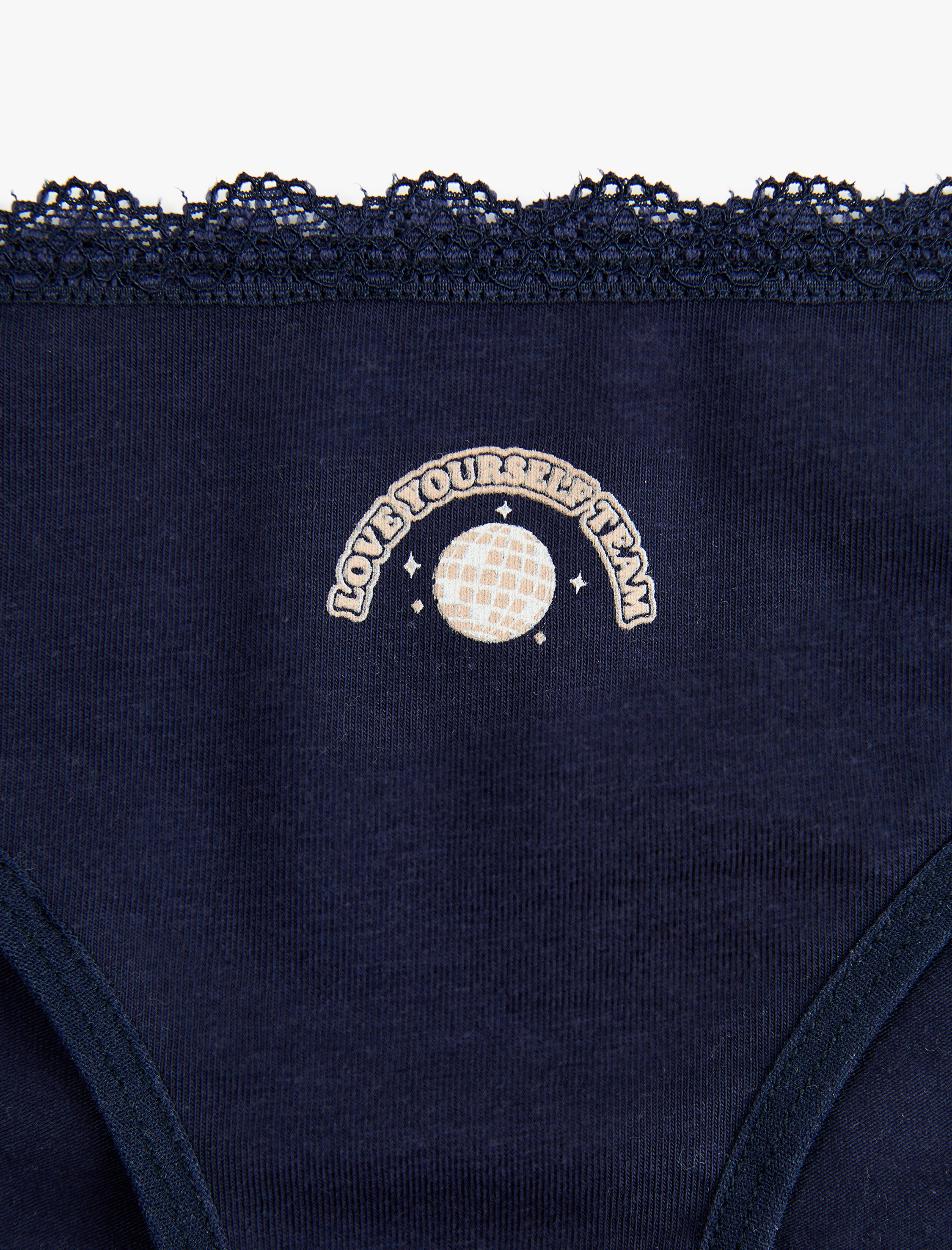 Rahat Kalıp Pamuklu Baskılı Dantel Detaylı String Külot