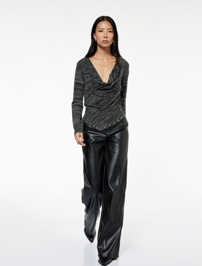  Koton X Sibil Çetinkaya - Uzun Kollu Kuş Gözü Detaylı Asimetrik Degaje Yaka Bluz