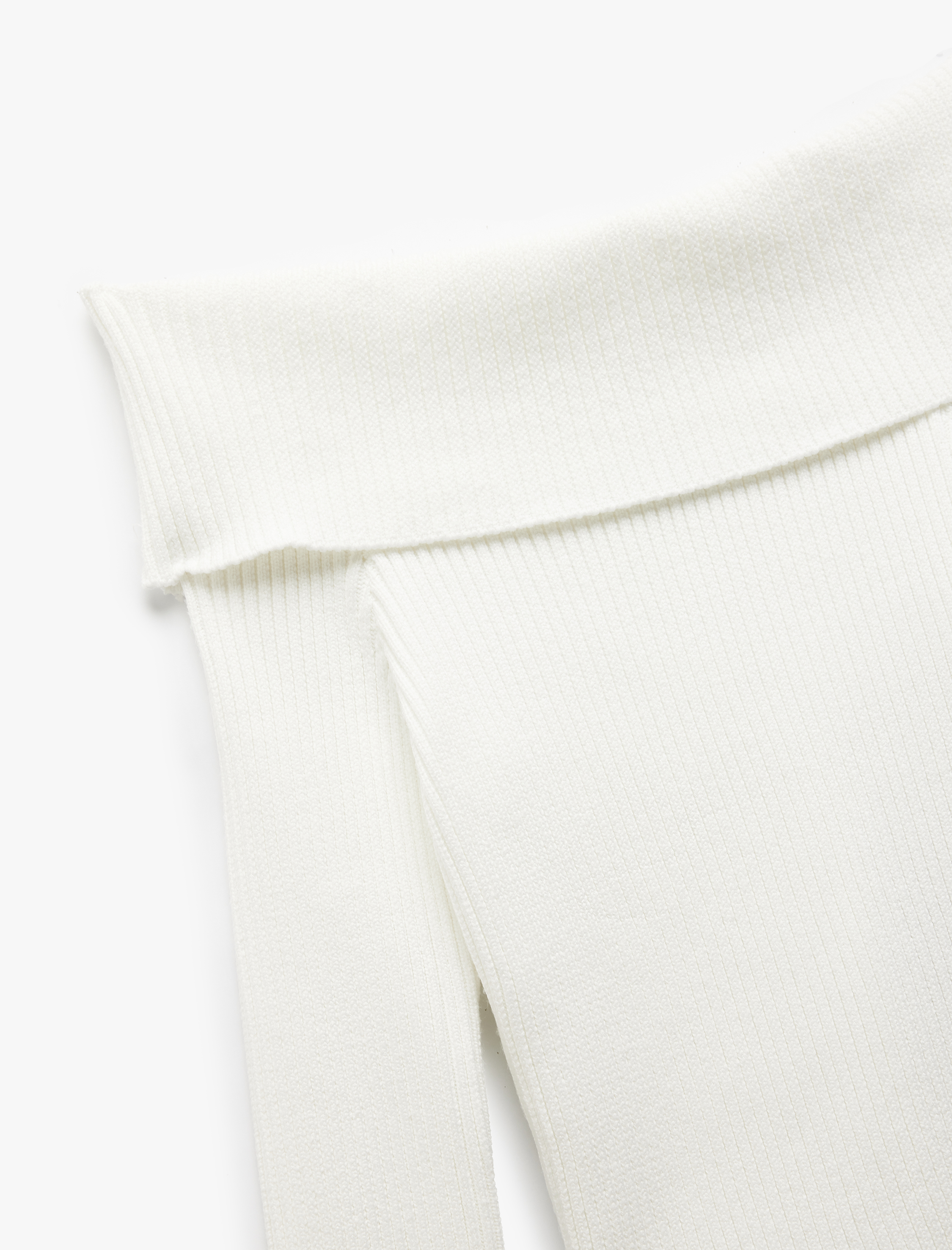   Omzu Açık Triko Dar Kesim Kazak