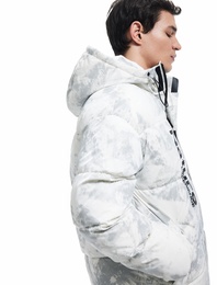 Fermuarlı Cep Detaylı Desenli Baskılı Kapşonlu Kışlık Şişme Mont