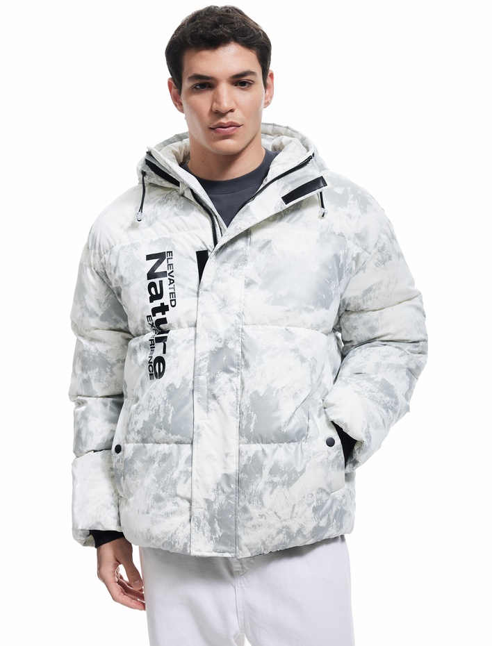  Fermuarlı Cep Detaylı Desenli Baskılı Kapşonlu Kışlık Şişme Mont