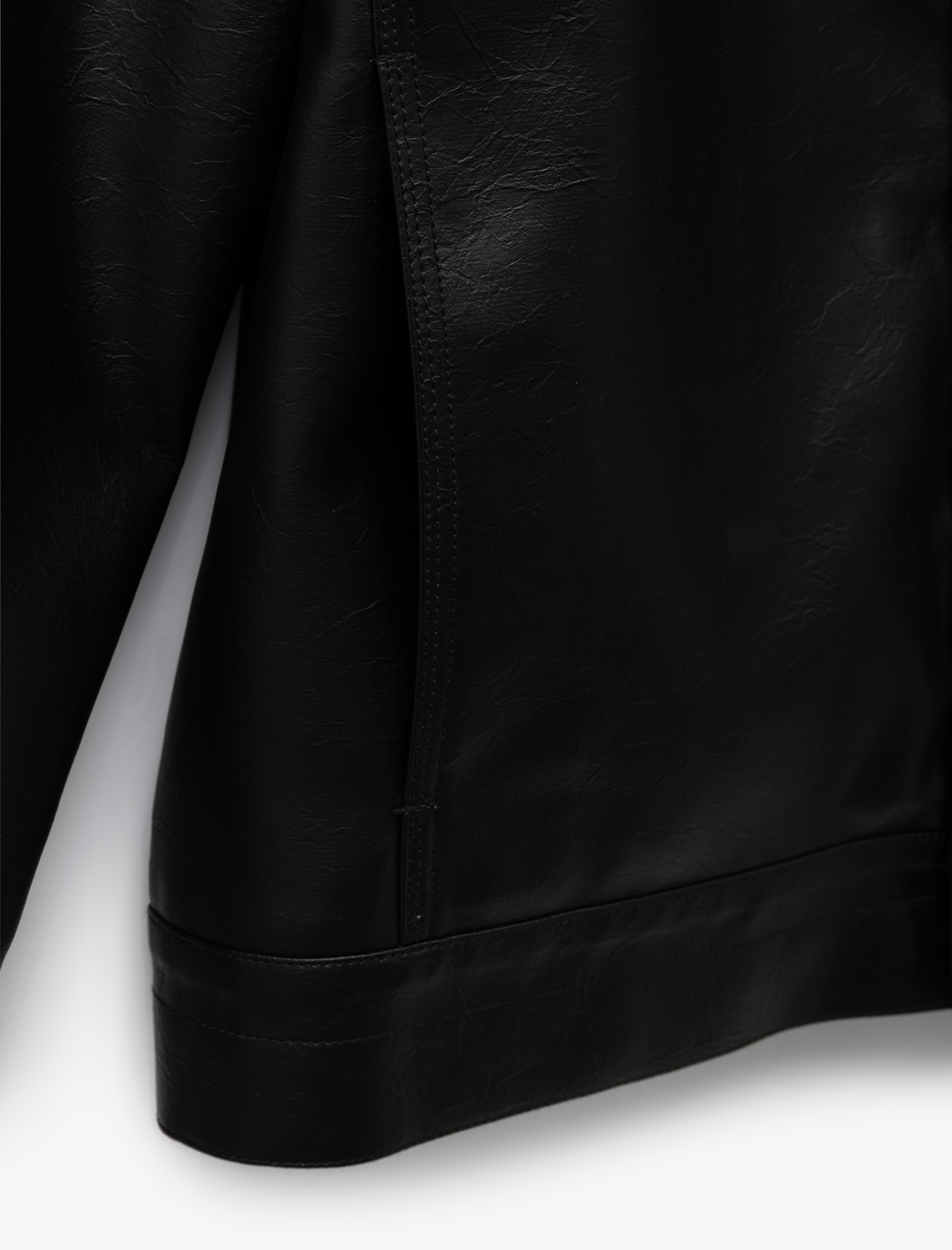   Klasik Yaka Kapaklı Cep Detaylı Uzun Kollu Slim Fit Suni Deri Ceket