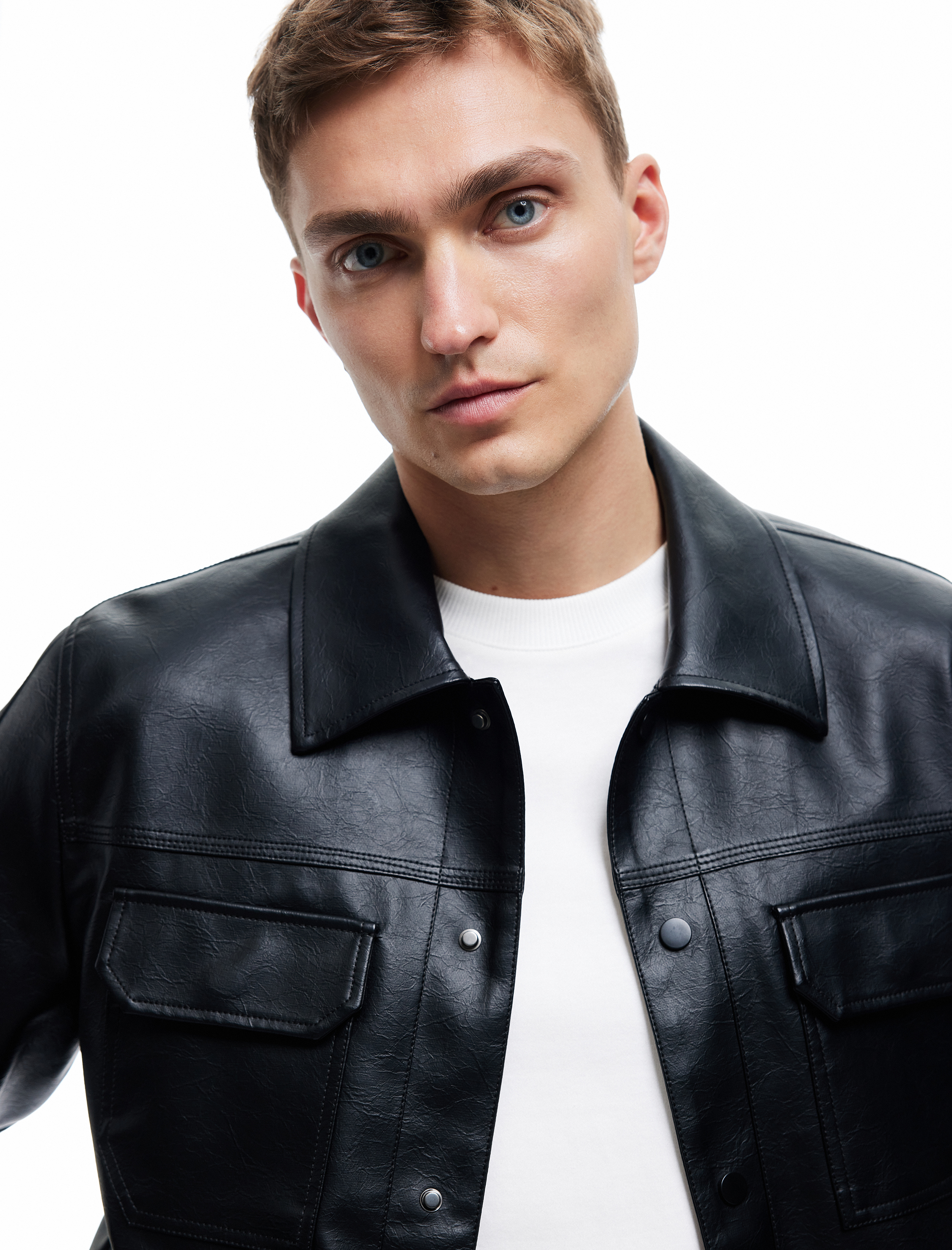   Klasik Yaka Kapaklı Cep Detaylı Uzun Kollu Slim Fit Suni Deri Ceket