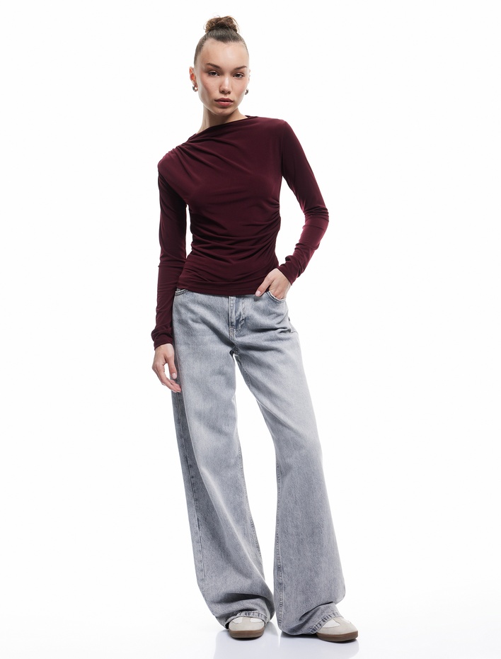  Drape Detaylı Dar Kesim Uzun Kollu Tişört