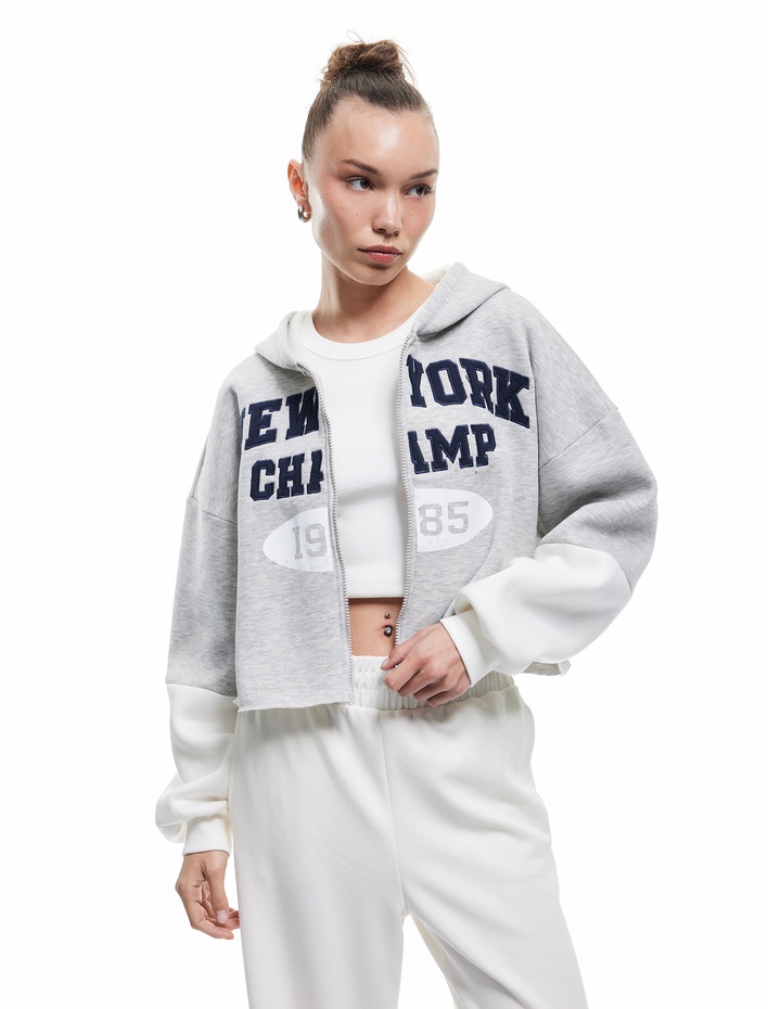  Şardonlu Uzun Kollu Fermuarlı Kapşonlu Crop Sweatshirt