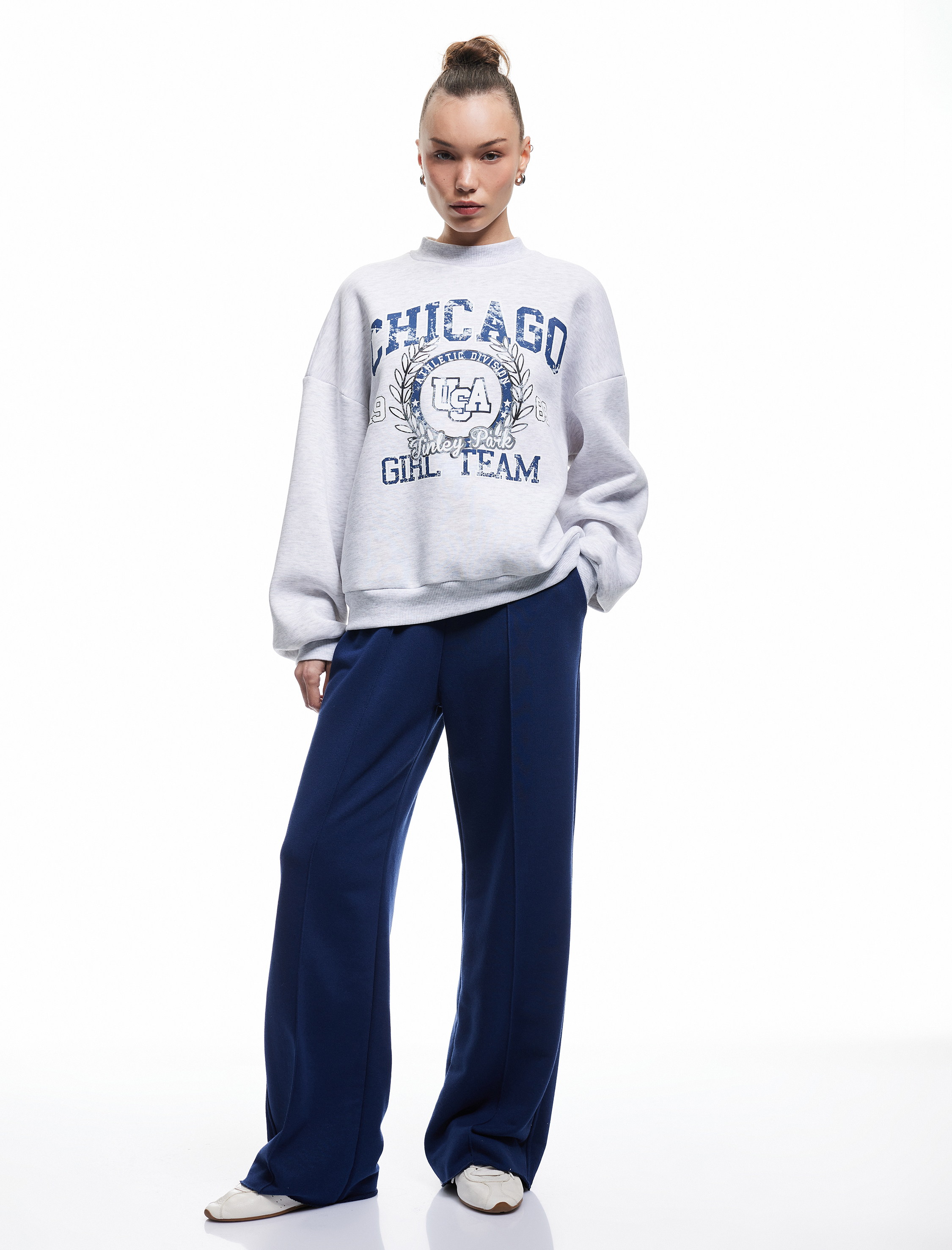   Baskılı Şardonlu Uzun Kollu Dik Yaka Sweatshirt