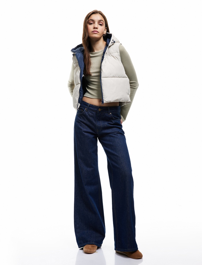  Kapüşonlu Fermuarlı Kolsuz Çift Taraflı Kapitone Şişme Yelek