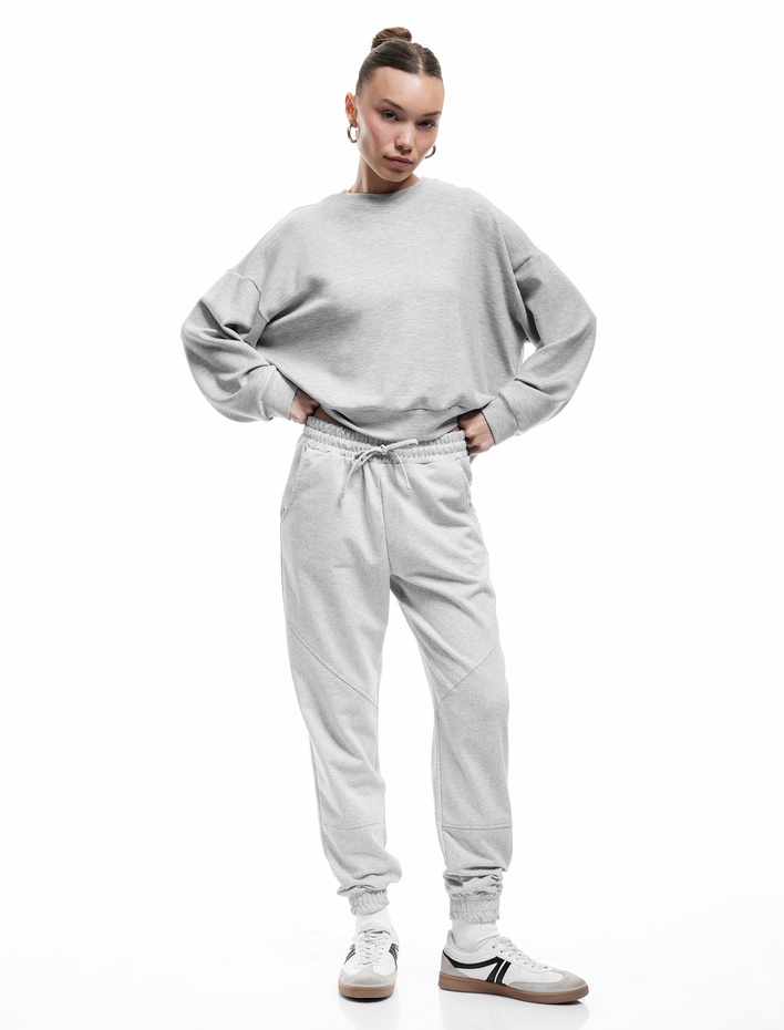  Şardonlu Dikiş Detaylı Beli Bağcıklı Cepli Rahat Kalıp Jogger Eşofman Altı