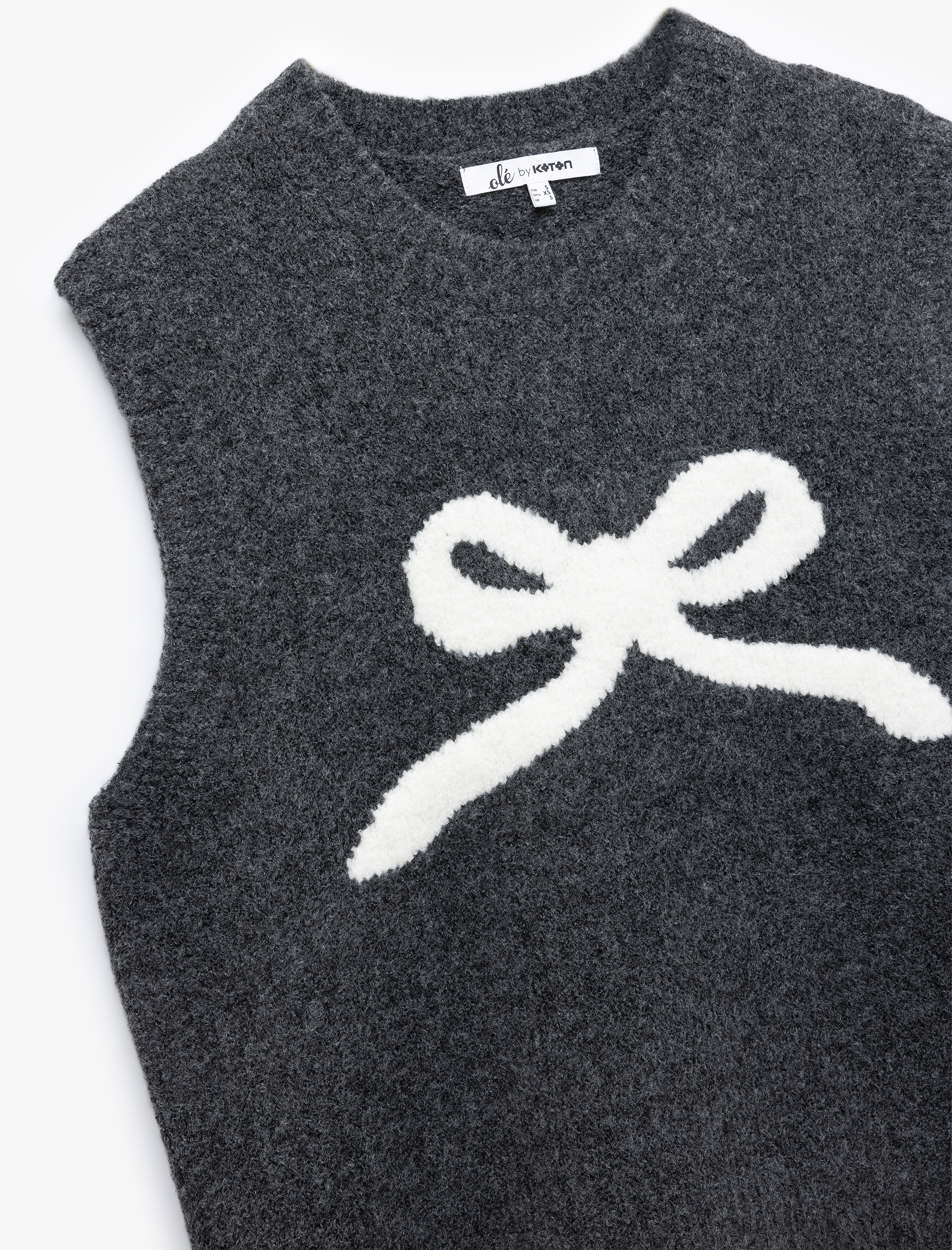   Fiyonk Desenli Bisiklet Yaka Kolsuz Triko Süveter