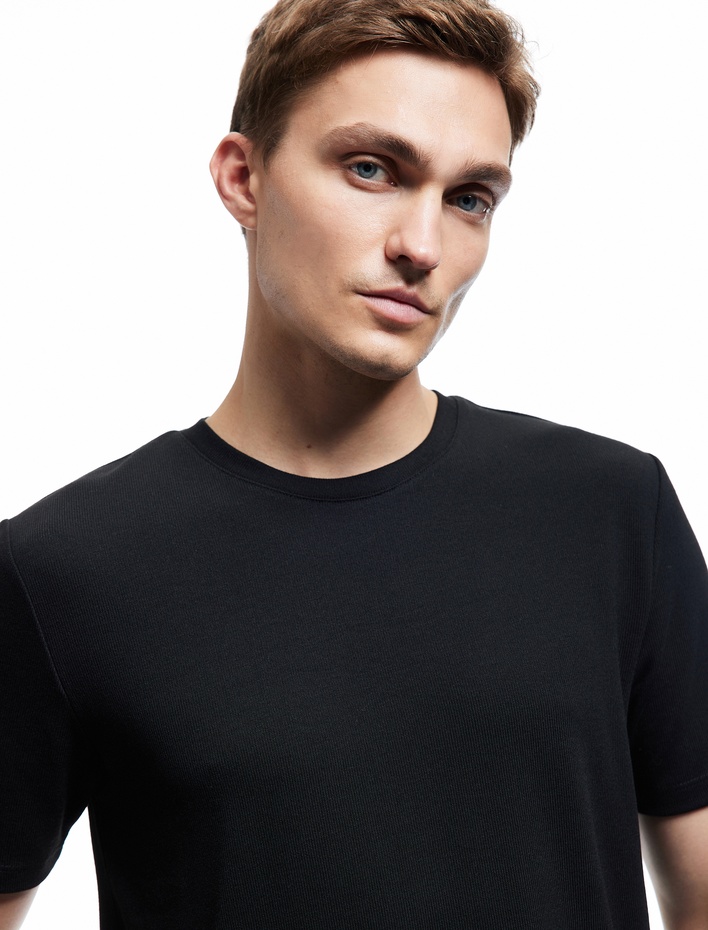  Kısa Kollu Bisiklet Yaka Basic Slim Fit Tişört