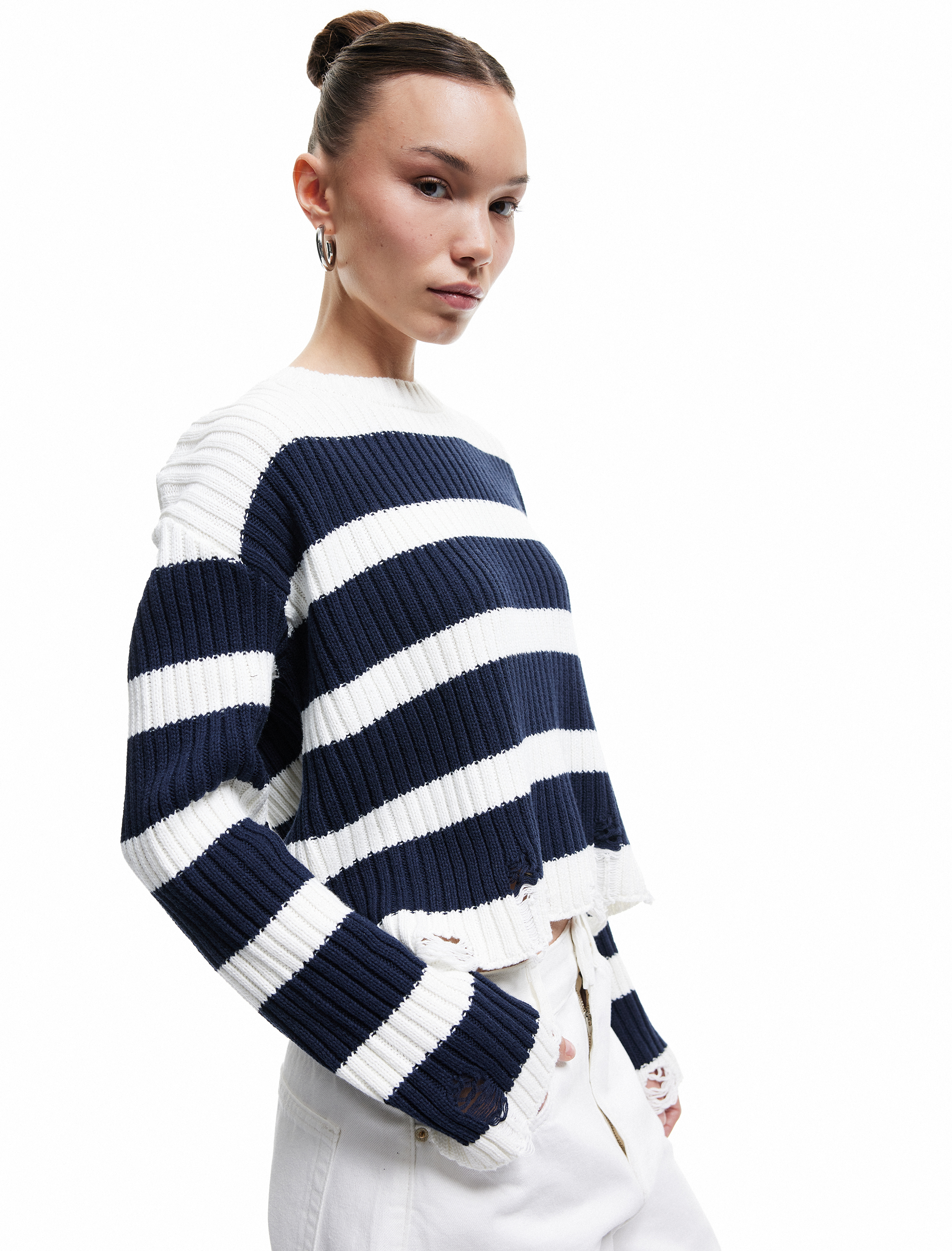   Çizgili Uzun Kollu Yıpratma Detaylı Bisiklet Yaka Triko Kazak