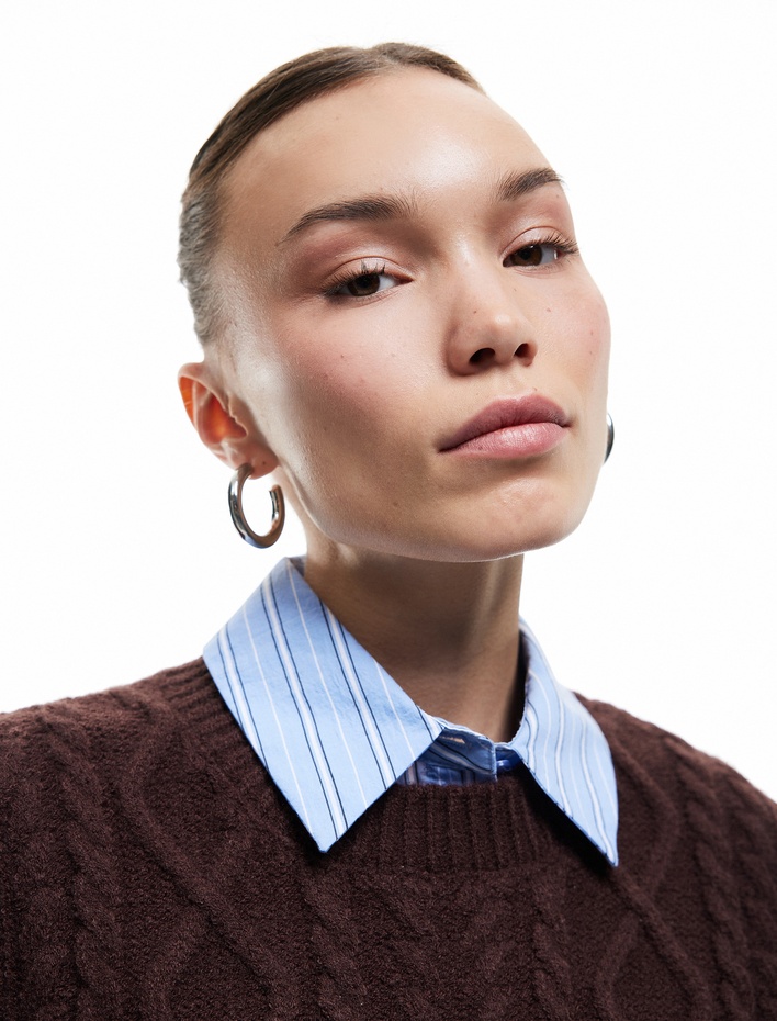  Kolsuz Bisiklet Yaka Saç Örgü Dokulu Triko Süveter