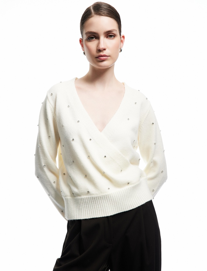  Uzun Kollu Kruvaze V Yaka Taşlı Triko Kazak