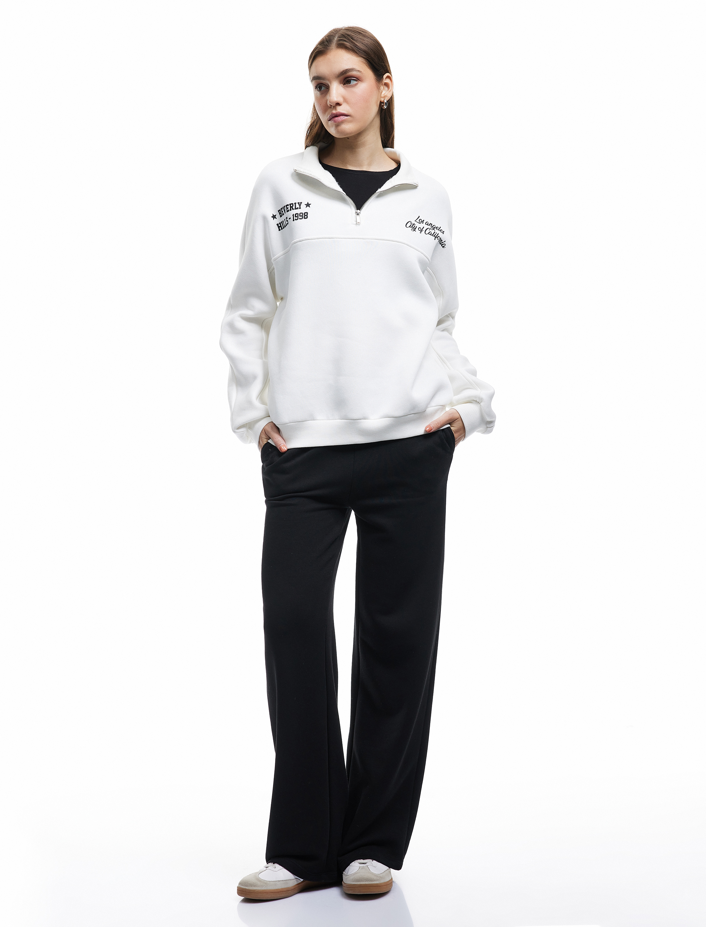   Şardonlu Uzun Kollu Arkası Baskılı Yarım Fermuarlı Sweatshirt