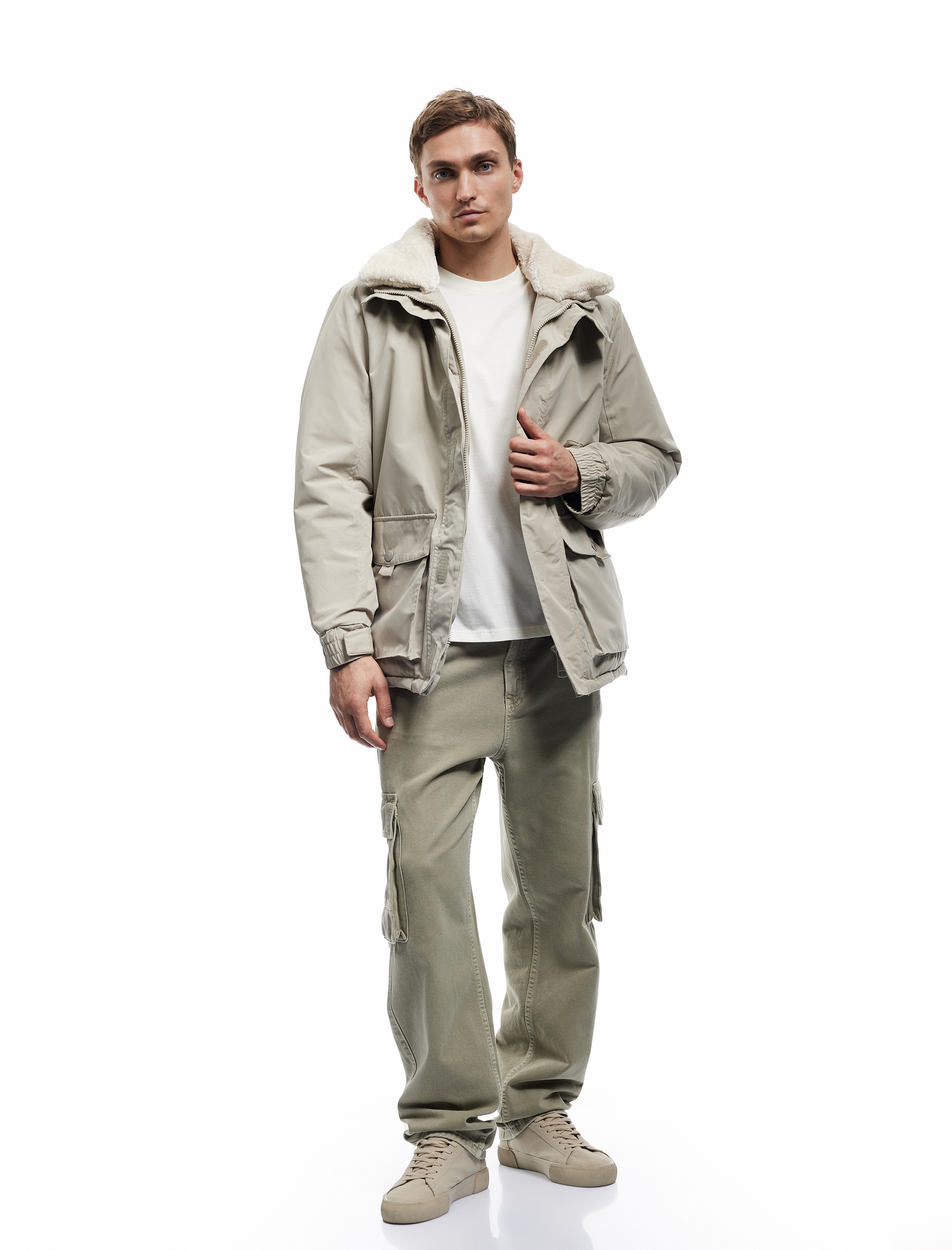   Fermuarlı Kapaklı Cepli Peluş Yaka Mont