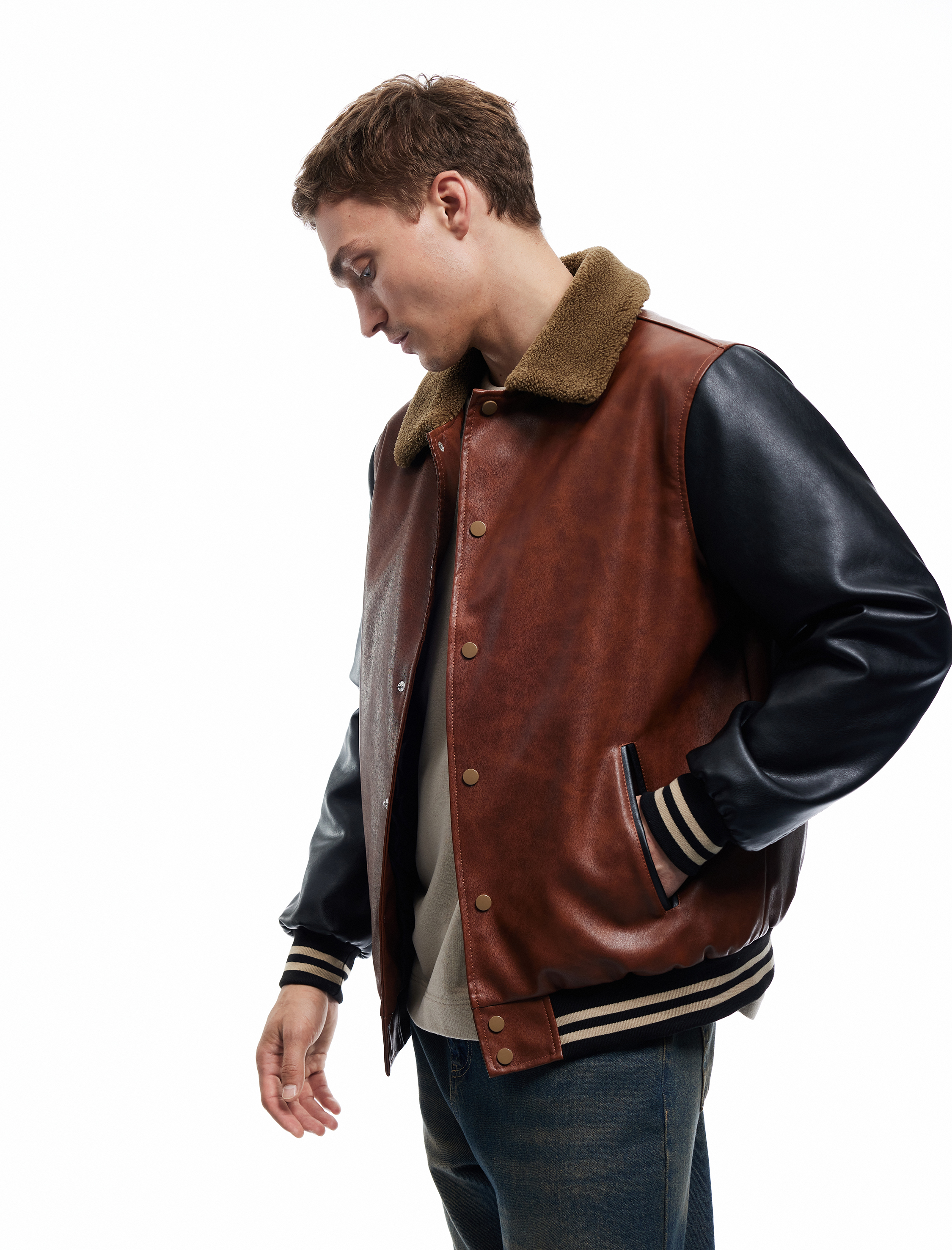   Peluş Yaka Renk Bloklu Çıtçıt Düğmeli Cep Detaylı Suni Deri Bomber Ceket