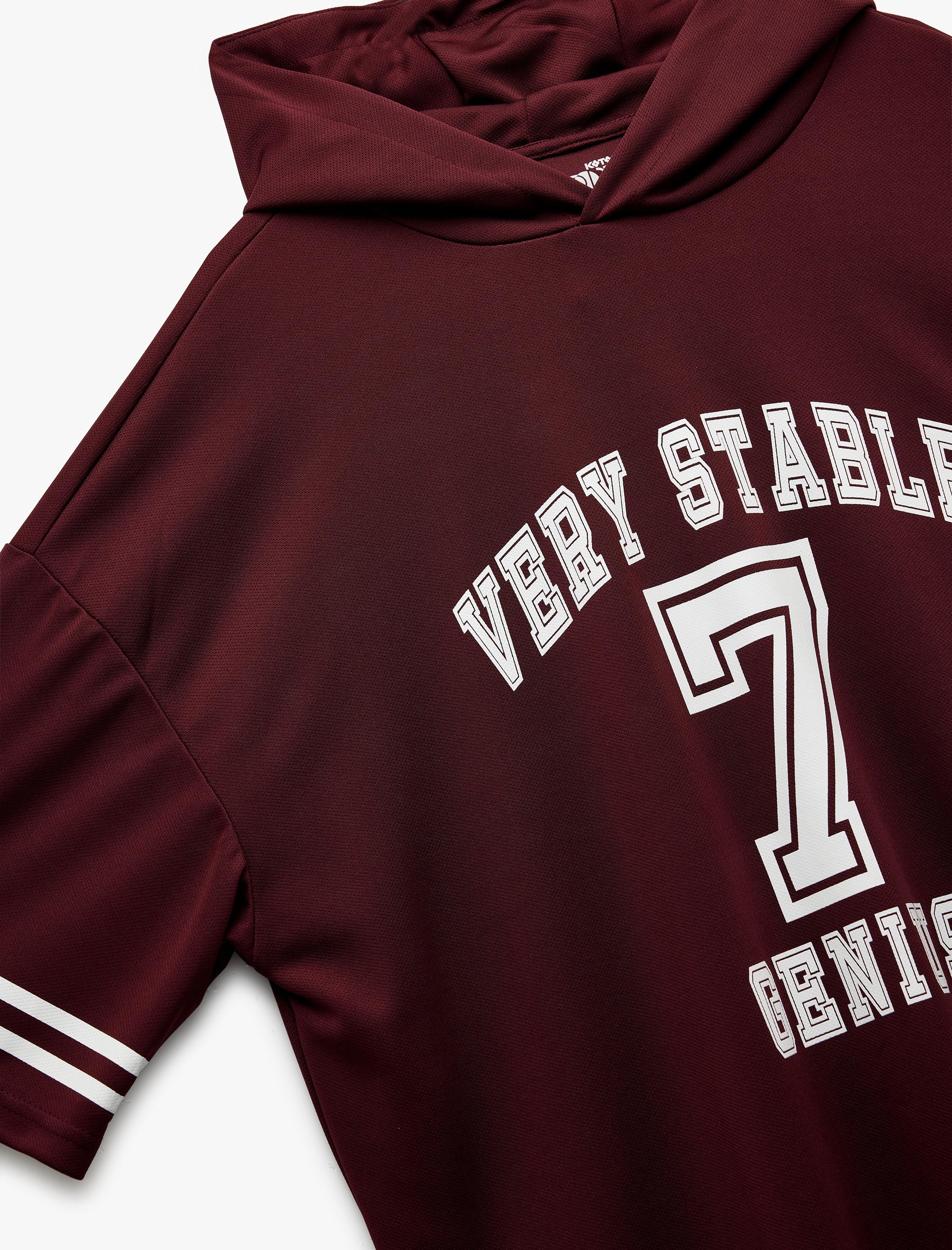   Kapşonlu Yarım Kollu Baskılı Oversize Spor Tişört