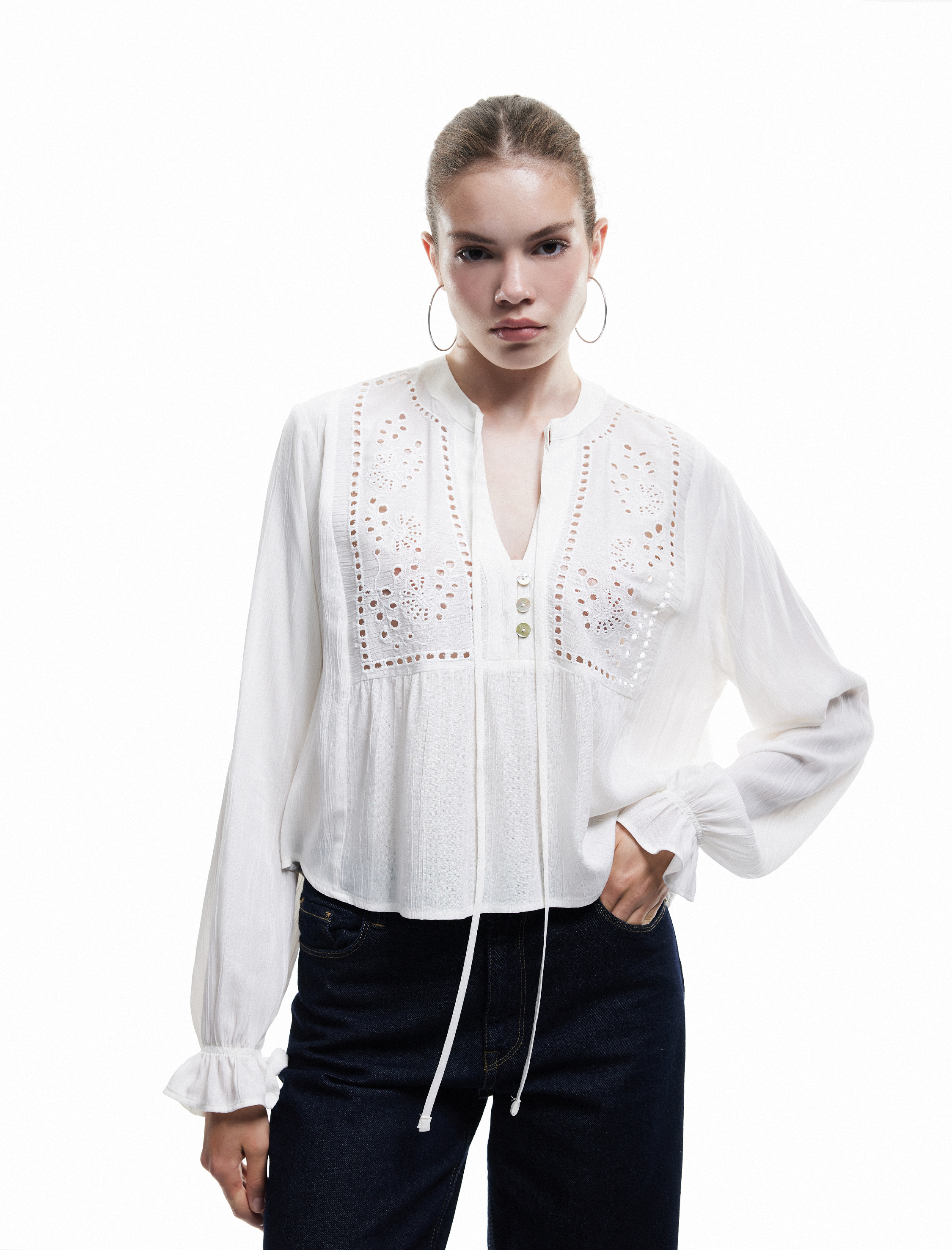 Viskon Uzun Kollu Bağlama Detaylı Düğmeli V Yaka Fisto Bluz