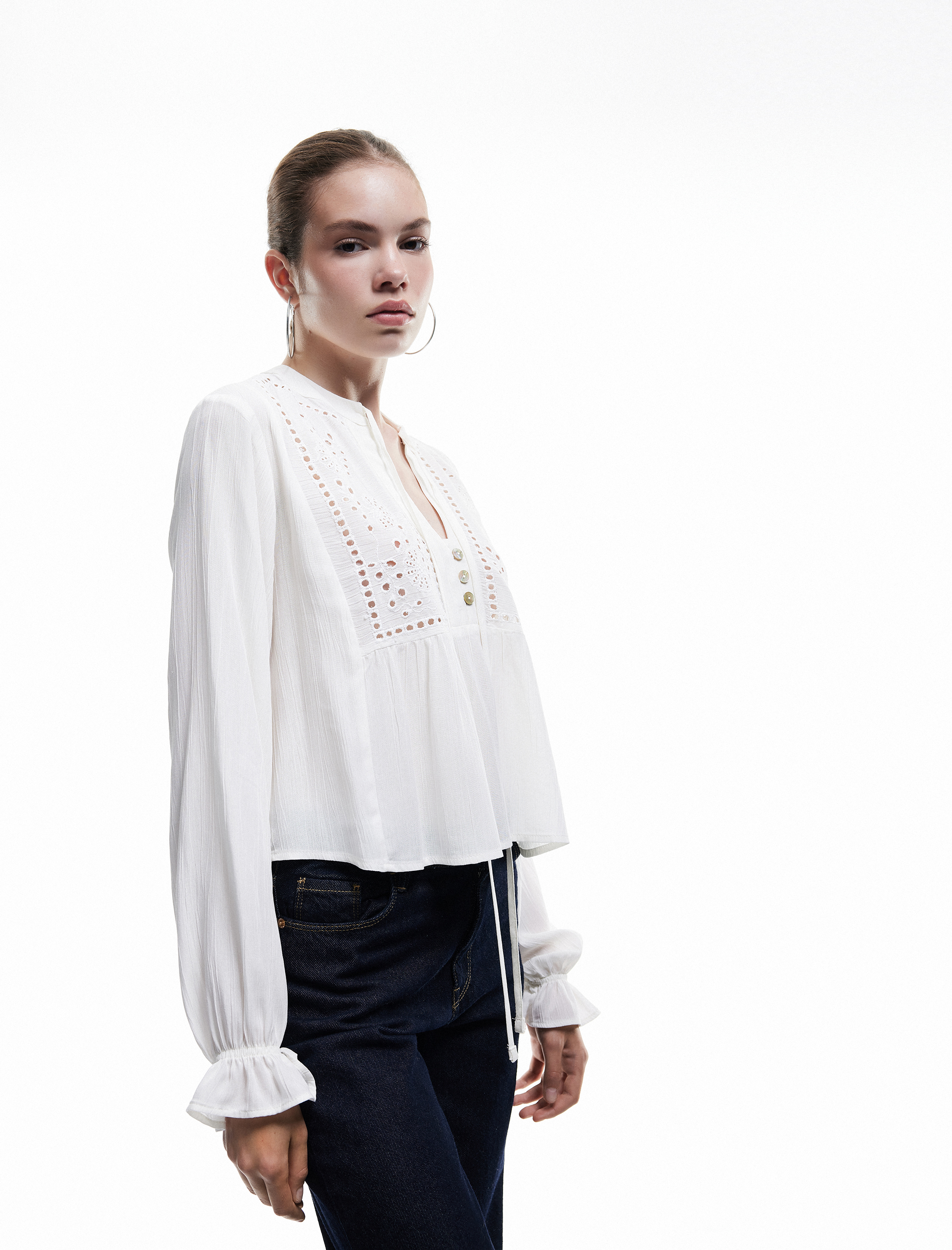 Viskon Uzun Kollu Bağlama Detaylı Düğmeli V Yaka Fisto Bluz