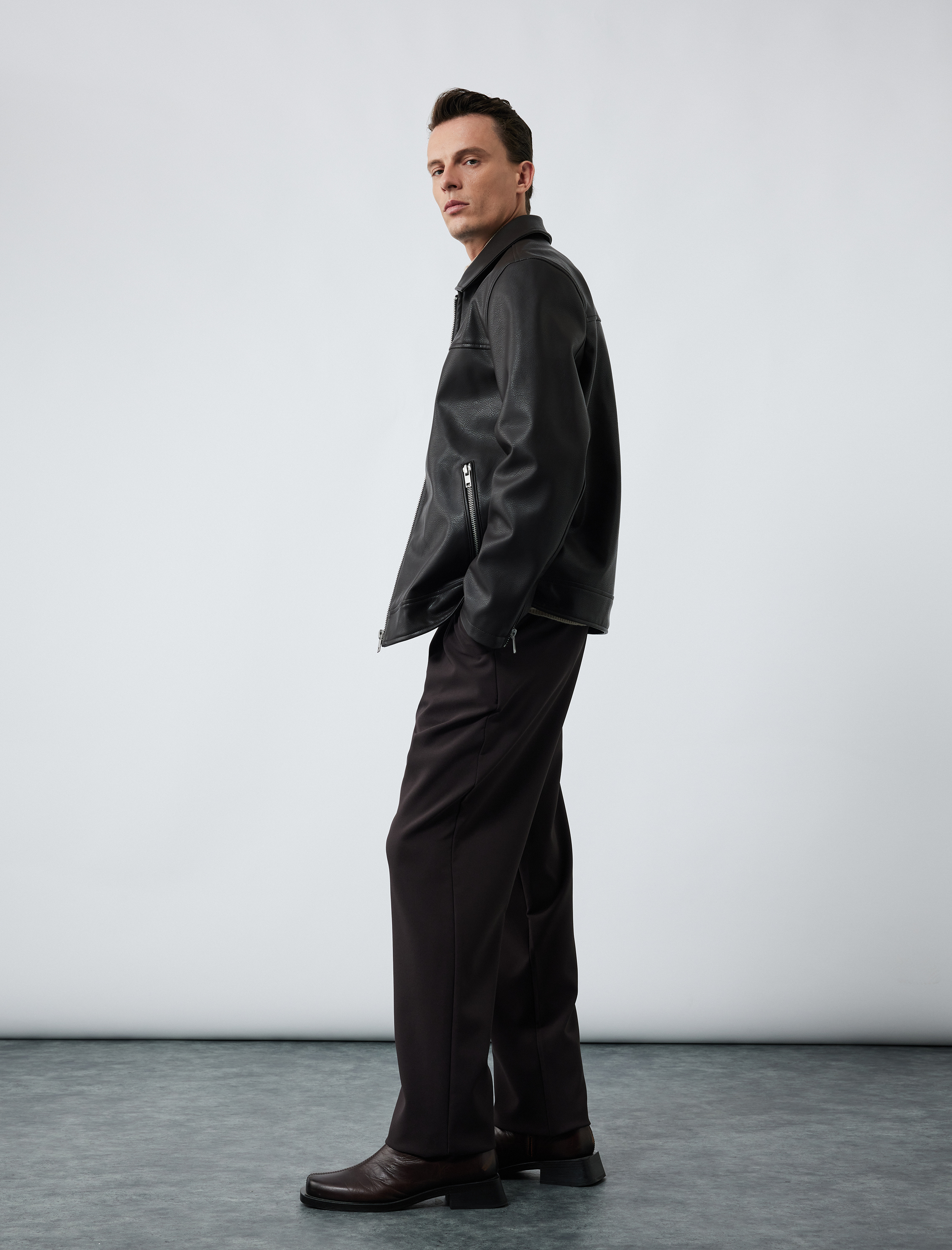   Pileli Oversize Cep Detaylı Kumaş Pantolon