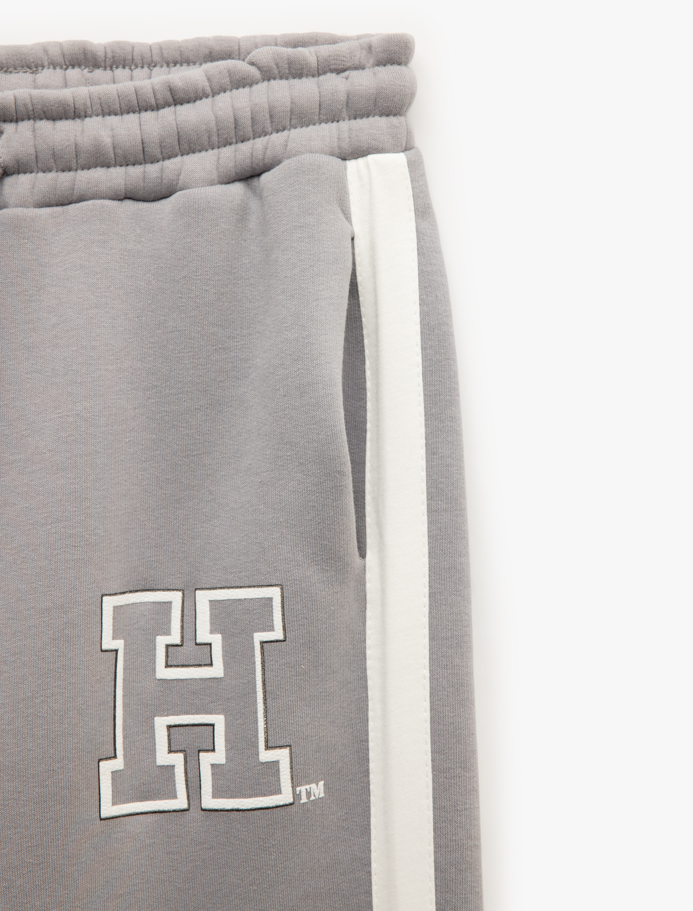   Harvard Lisanslı Beli Bağcıklı Şerit Detaylı Şardonlu Geniş Paça Eşofman Altı