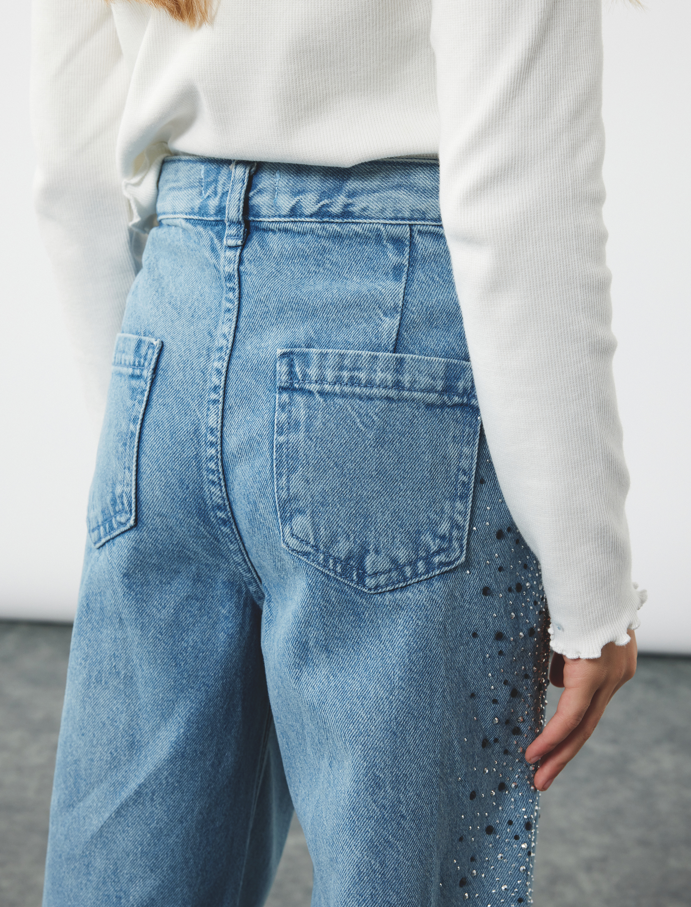  Kız Çocuk Pamuklu Taş Detaylı Cepli Geniş Paça Denim Pantolon