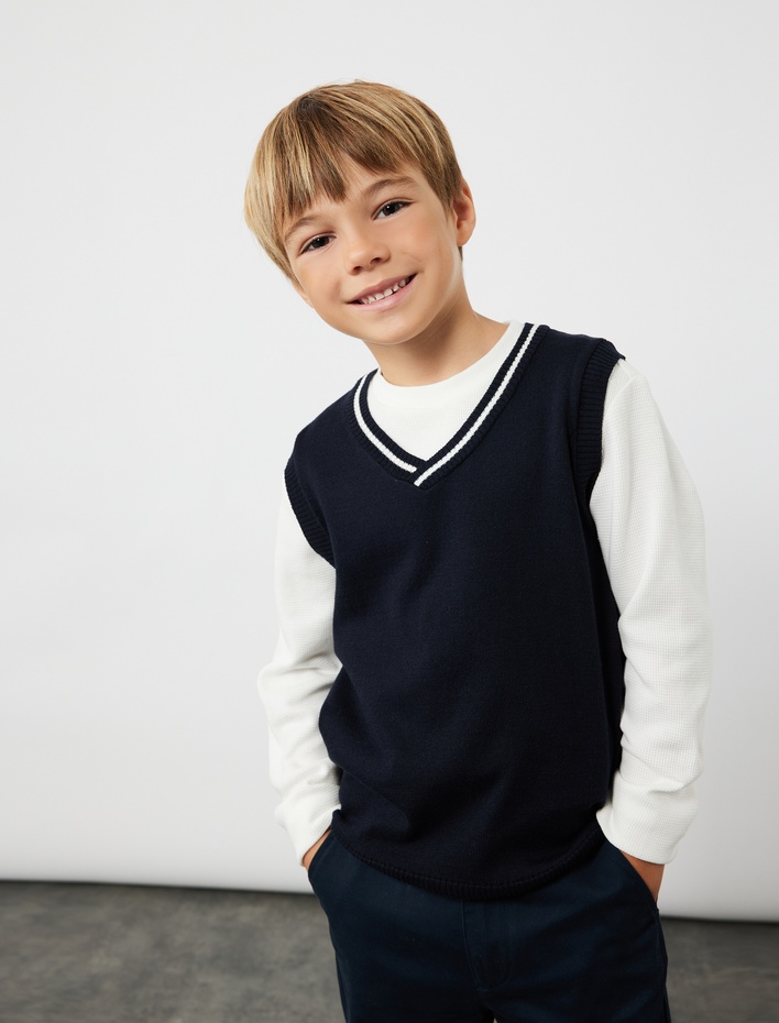 Erkek Çocuk Şerit Detaylı Kolsuz V Yaka Triko Okul Süveteri