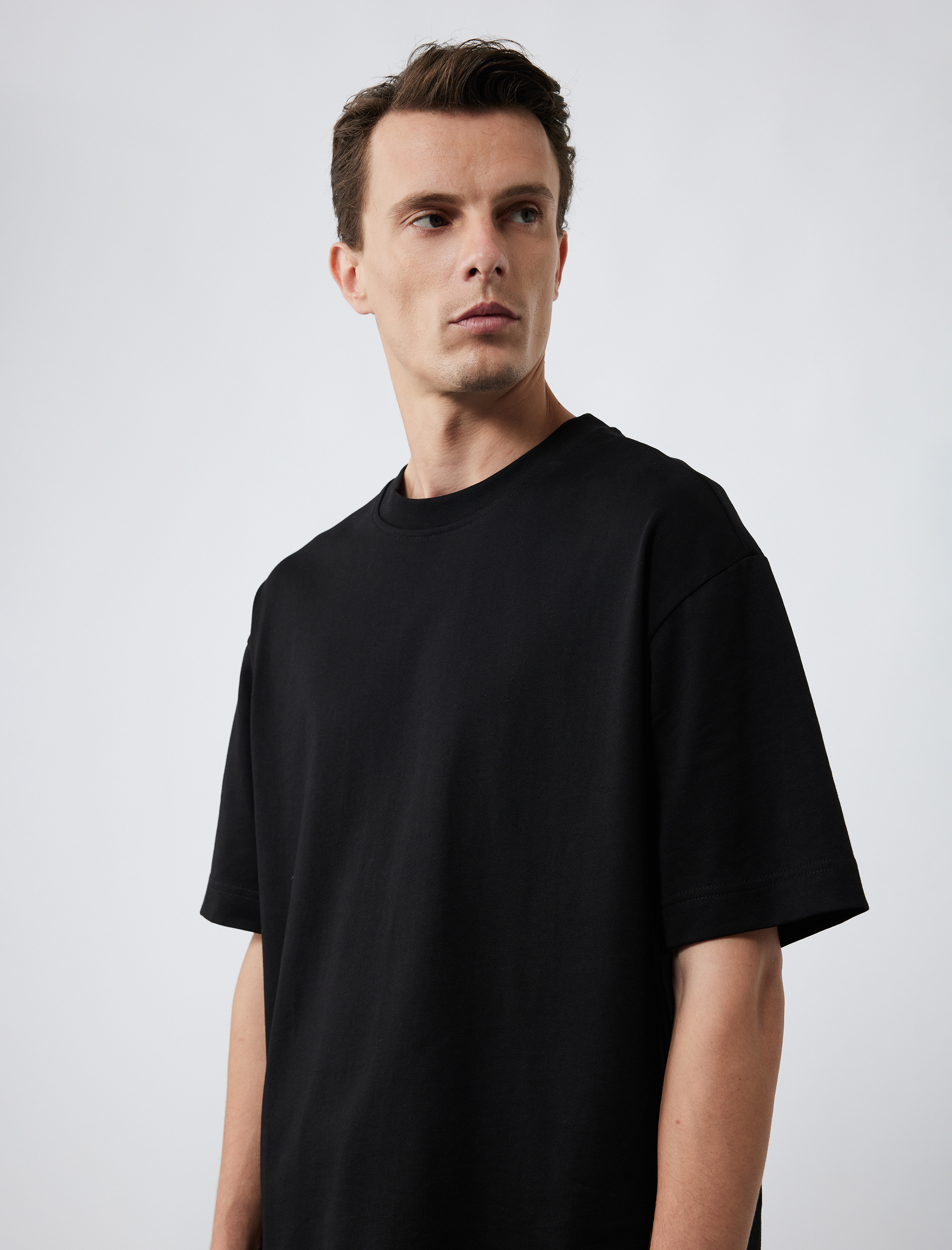   Kısa Kollu Bisiklet Yaka Pamuklu Basic Oversize Tişört