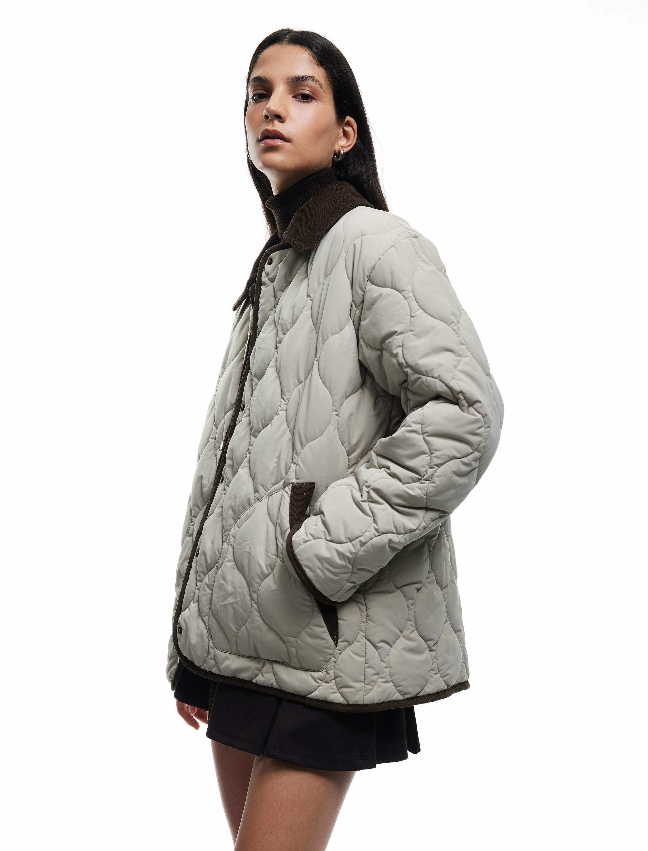   Uzun Kollu Klasik Yaka Çıtçıt Düğmeli Cepli Kapitone Ceket