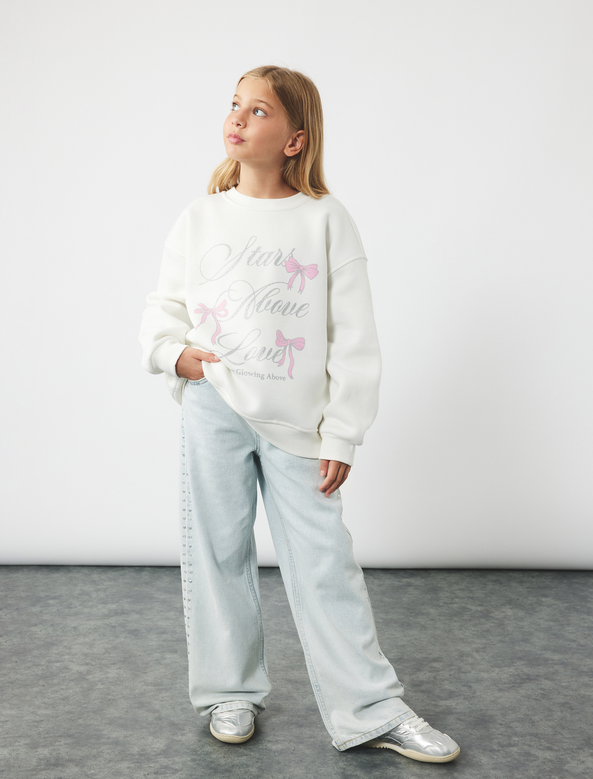  Kız Çocuk Pamuklu Zımba Detaylı Geniş Paça Denim Pantolon