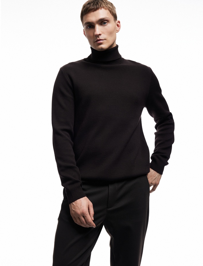  Uzun Kollu Basic Boğazlı Triko Kazak