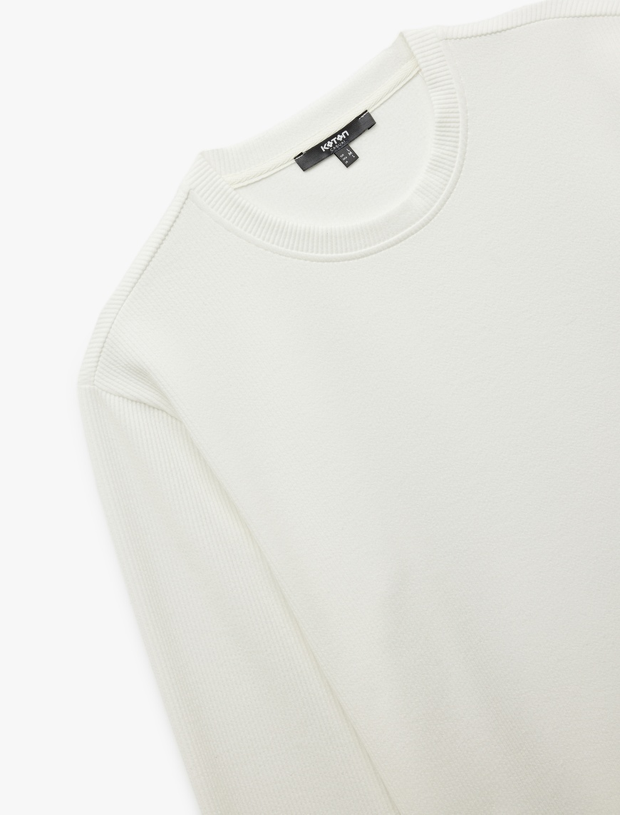   Uzun Kollu Bisiklet Yaka Basic Sweatshirt