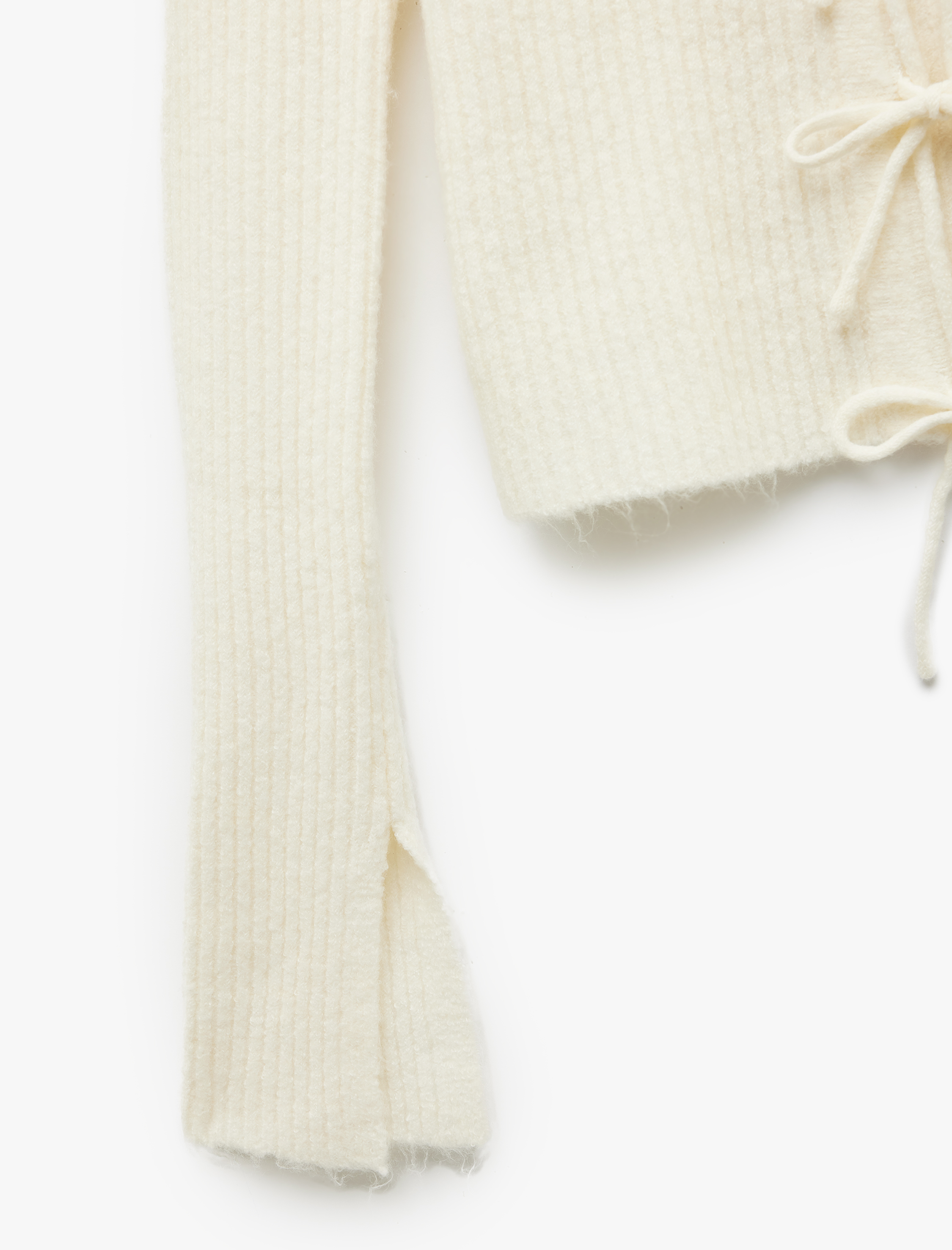   Uzun Kollu Bisiklet Yaka Bağcıklı Fiyonklu Crop Hırka