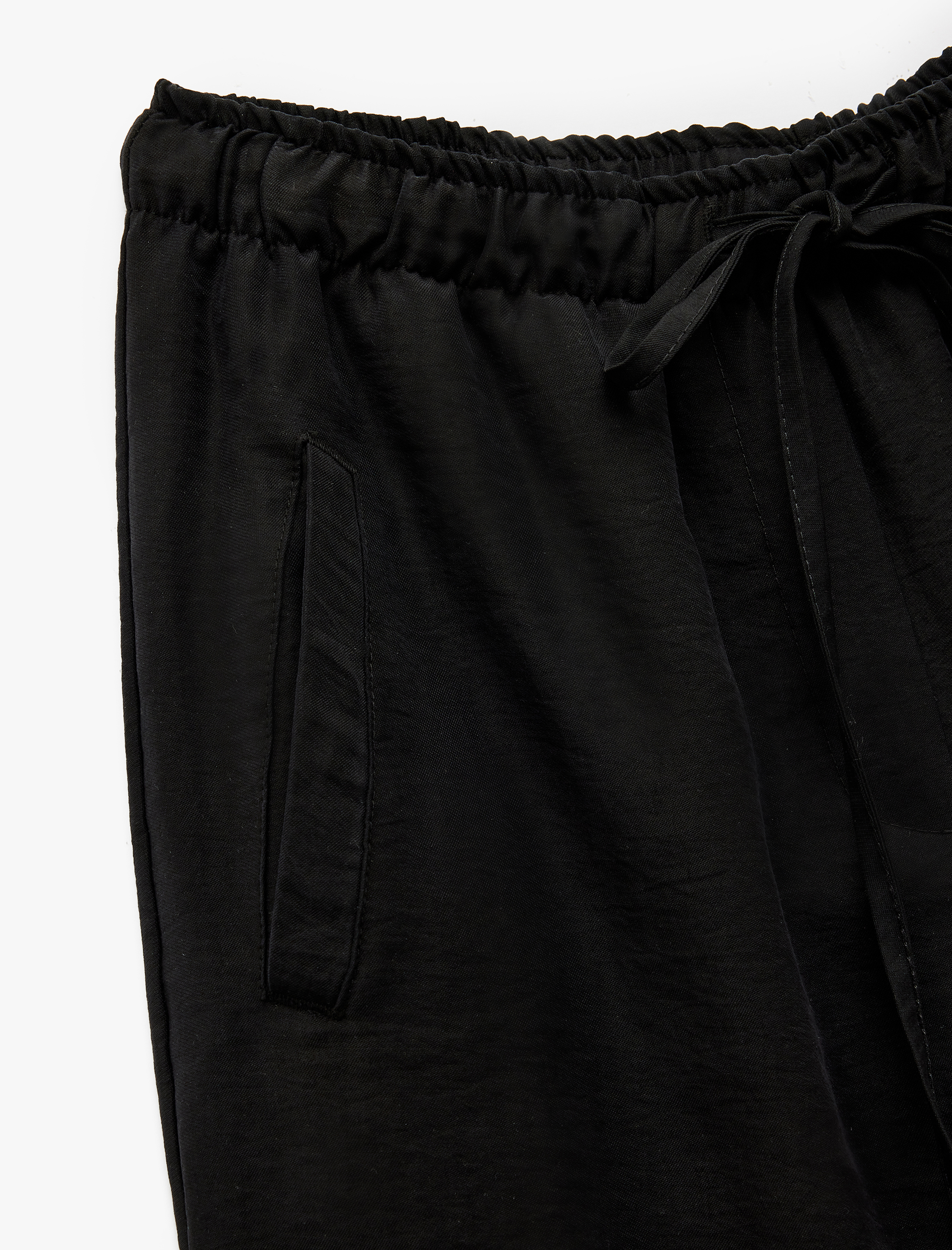   Beli Bağcıklı Bol Kalıp Cepli Geniş Paça Pantolon