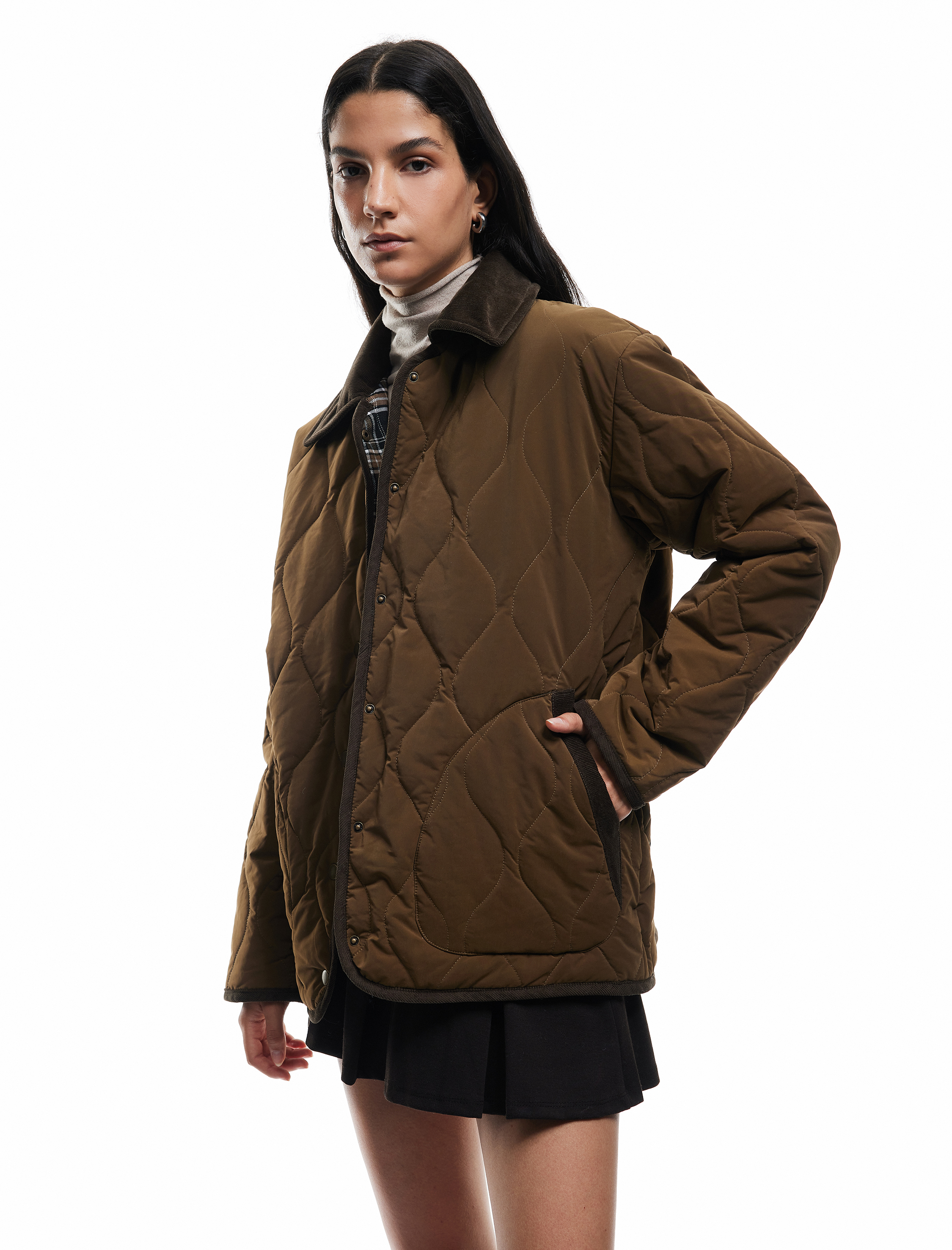   Uzun Kollu Klasik Yaka Çıtçıt Düğmeli Cepli Kapitone Ceket