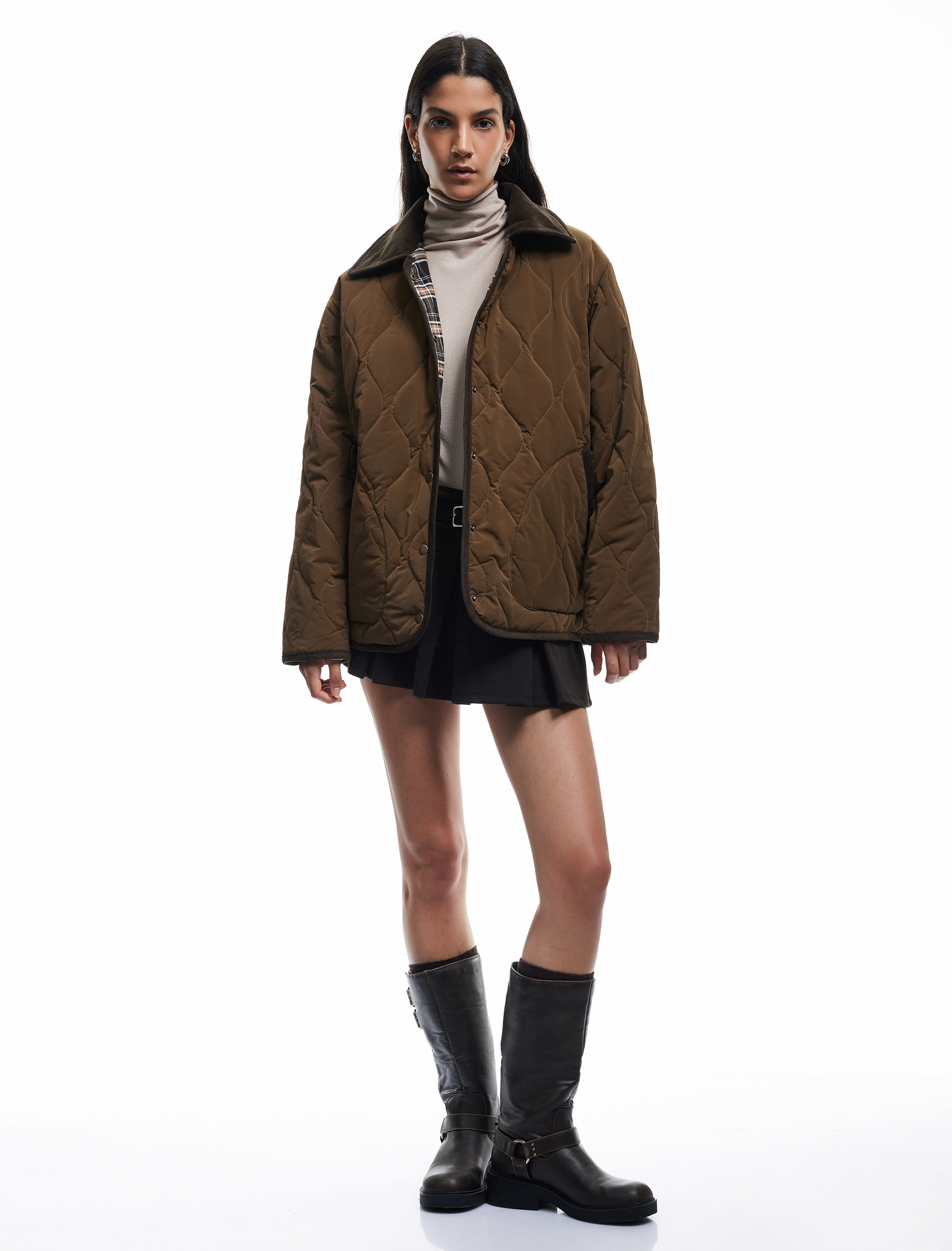   Uzun Kollu Klasik Yaka Çıtçıt Düğmeli Cepli Kapitone Ceket